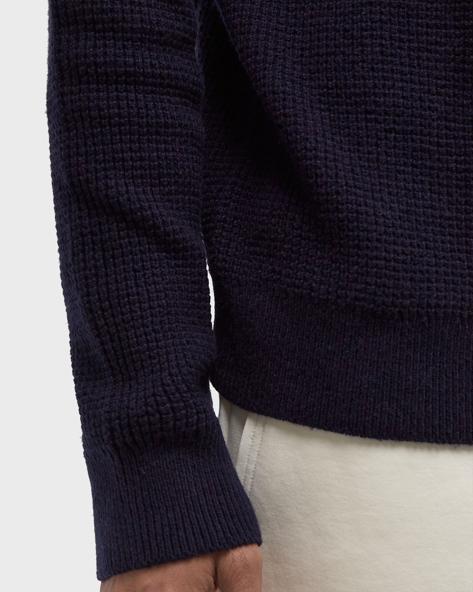 LONG SLEEVE PULLOVER