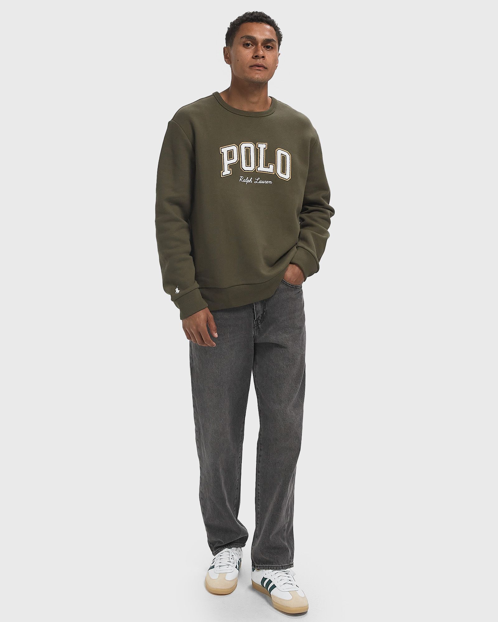 SWEATSHIRT