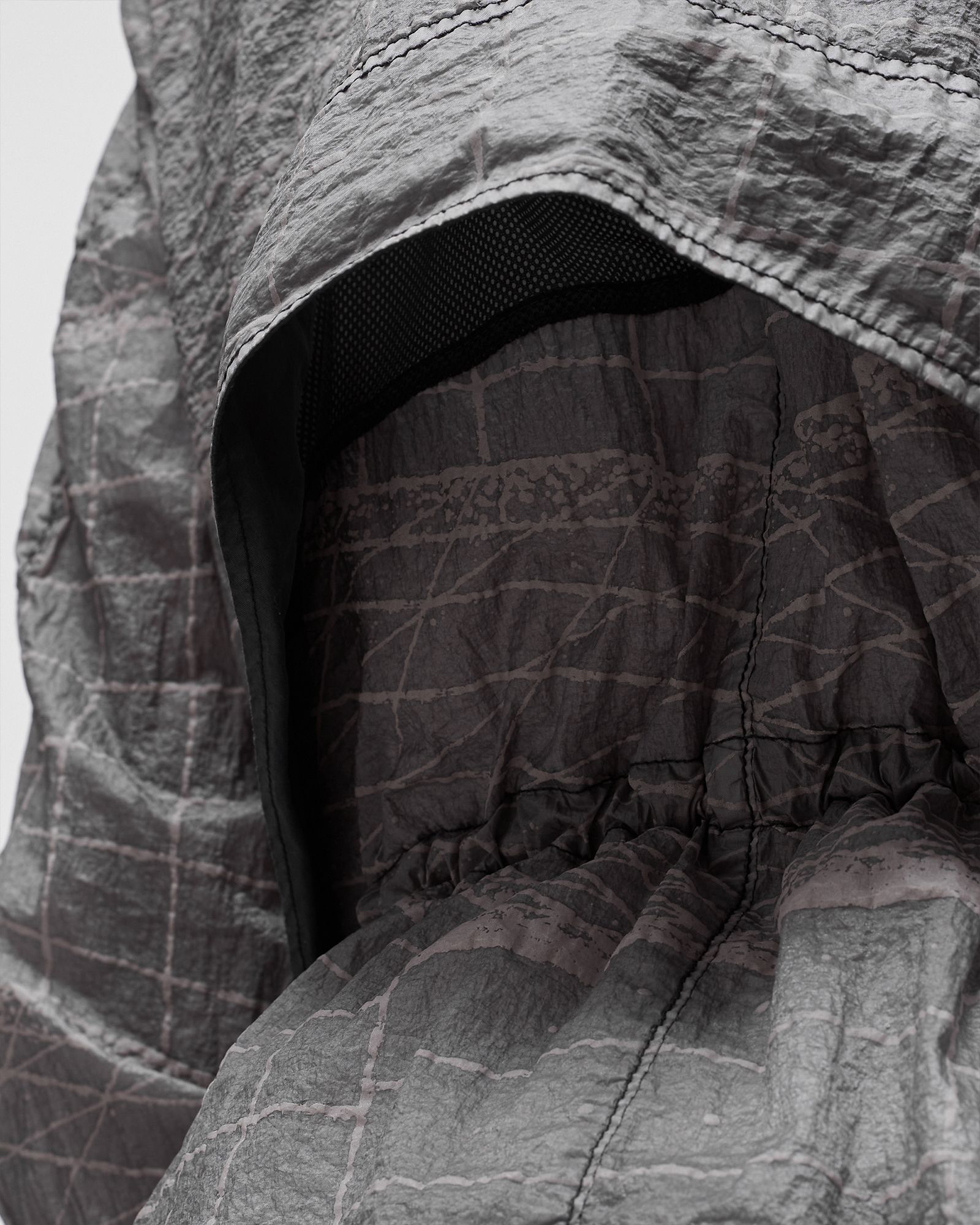 REFLECTIVE GRID ON LAMY-TC PARKA