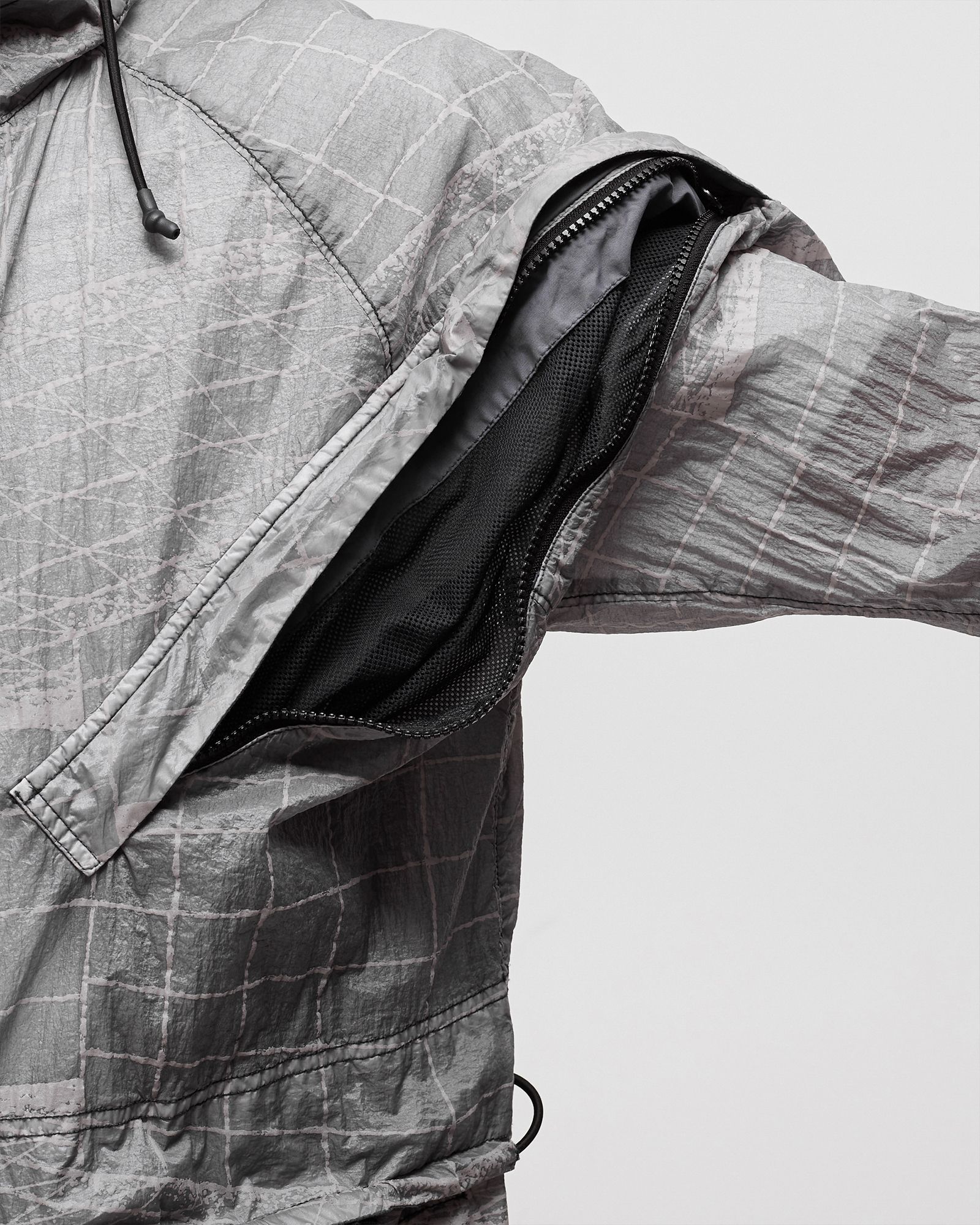 REFLECTIVE GRID ON LAMY-TC PARKA