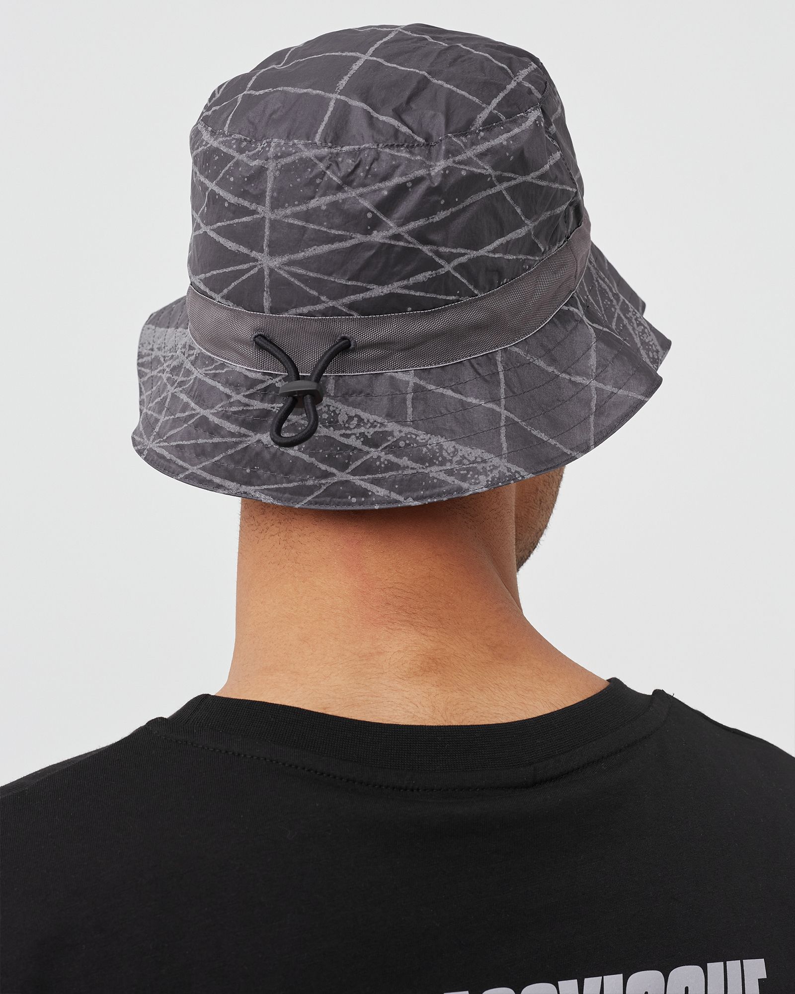 REFLECTIVE GRID ON LAMY BUCKET HAT