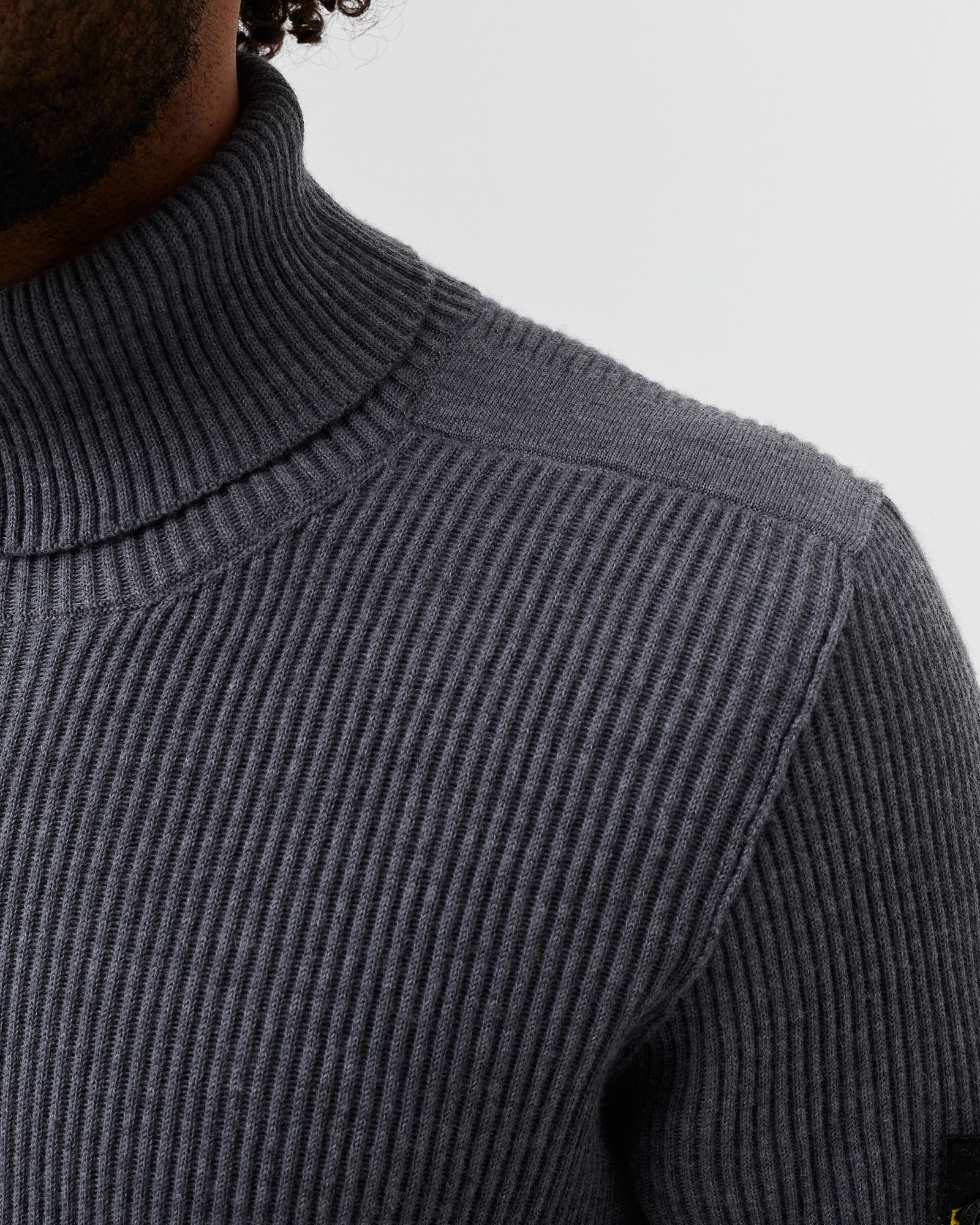 TURTLENECK SWEATER