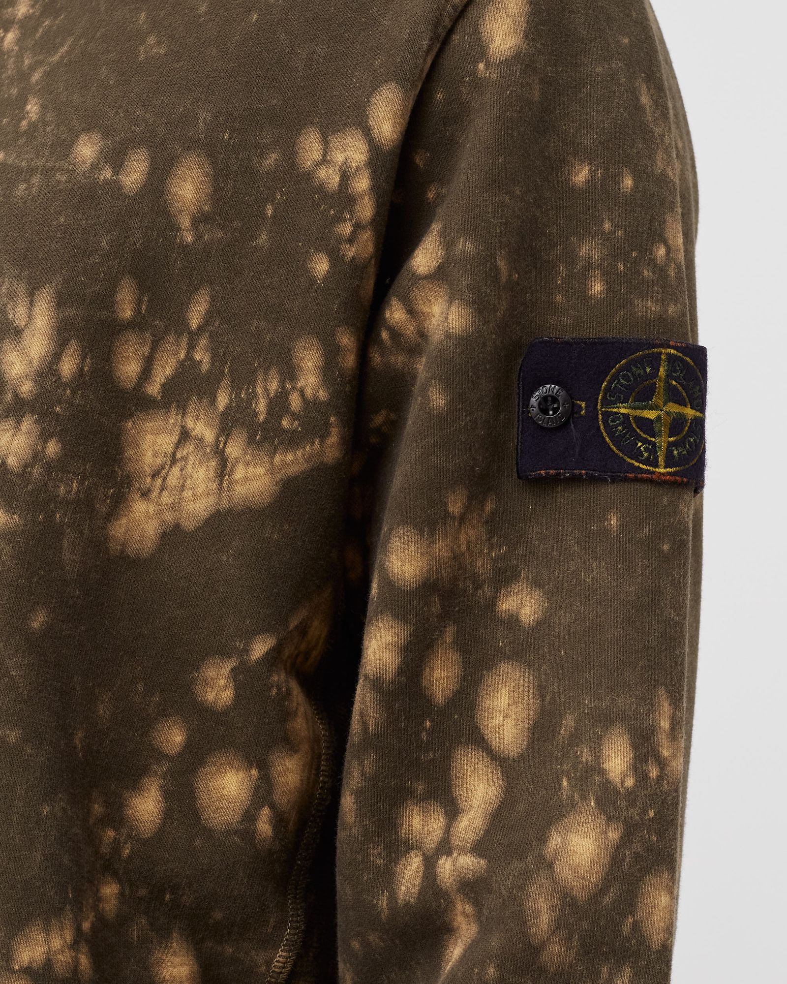 LOGO PATCH SWEATSHIRT