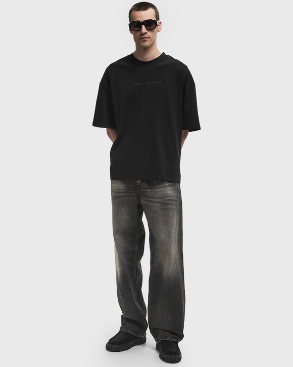 Thumbnail - Base T-Shirt