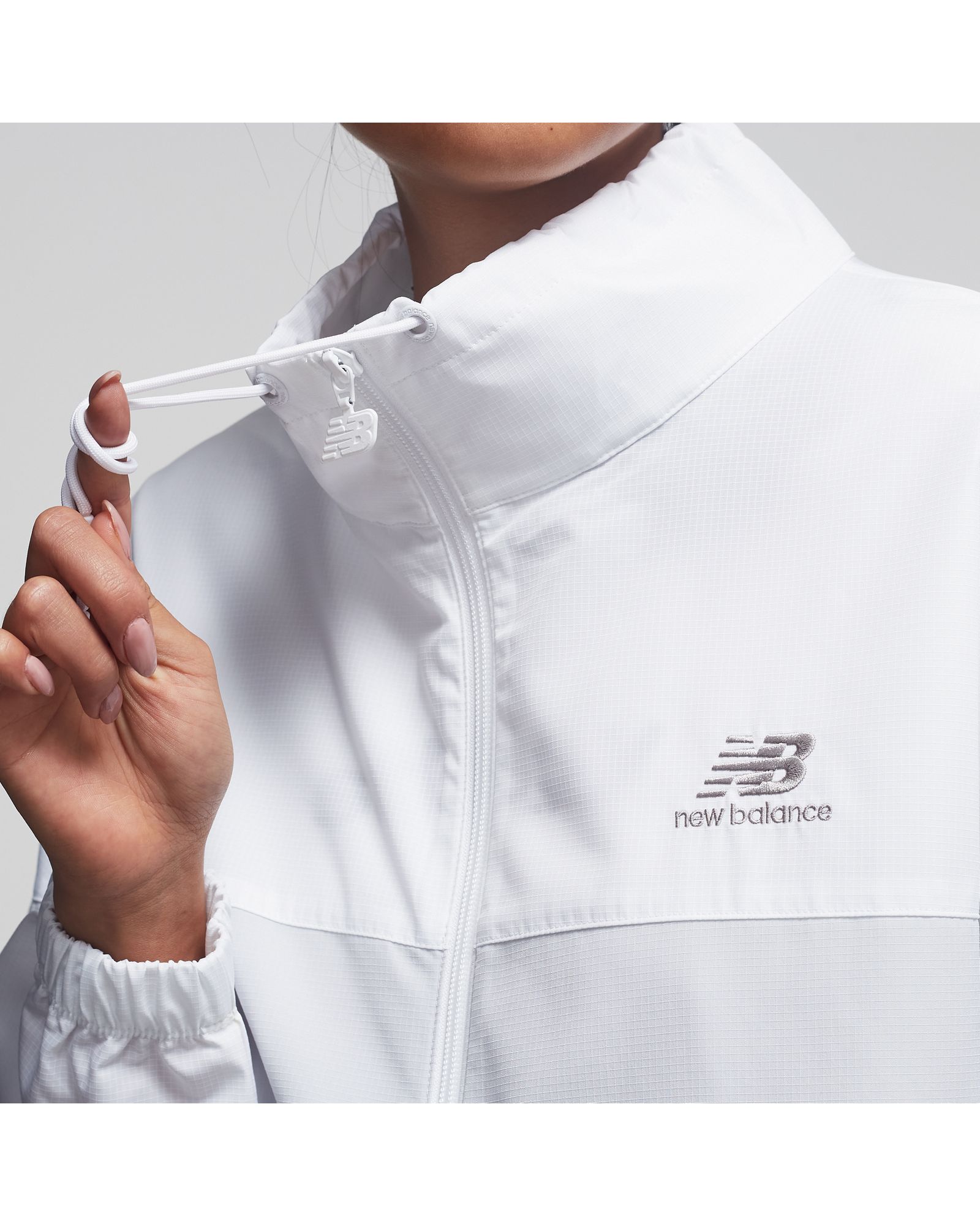 WMNS WINDBREAKER