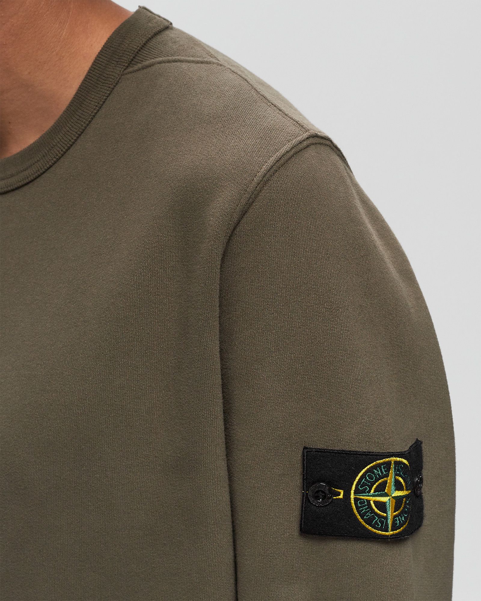 BRUSHED ORGANIC COTTON FLEECE CREWNECK