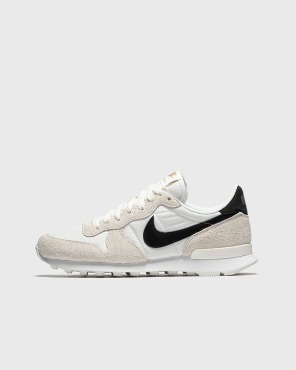 White nike best sale internationalist womens