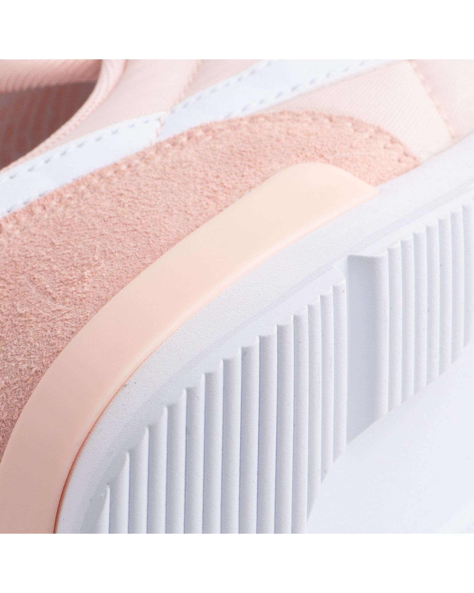 WMNS Internationalist