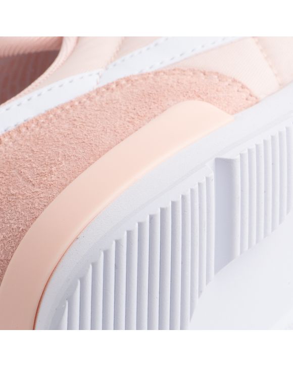 WMNS Internationalist