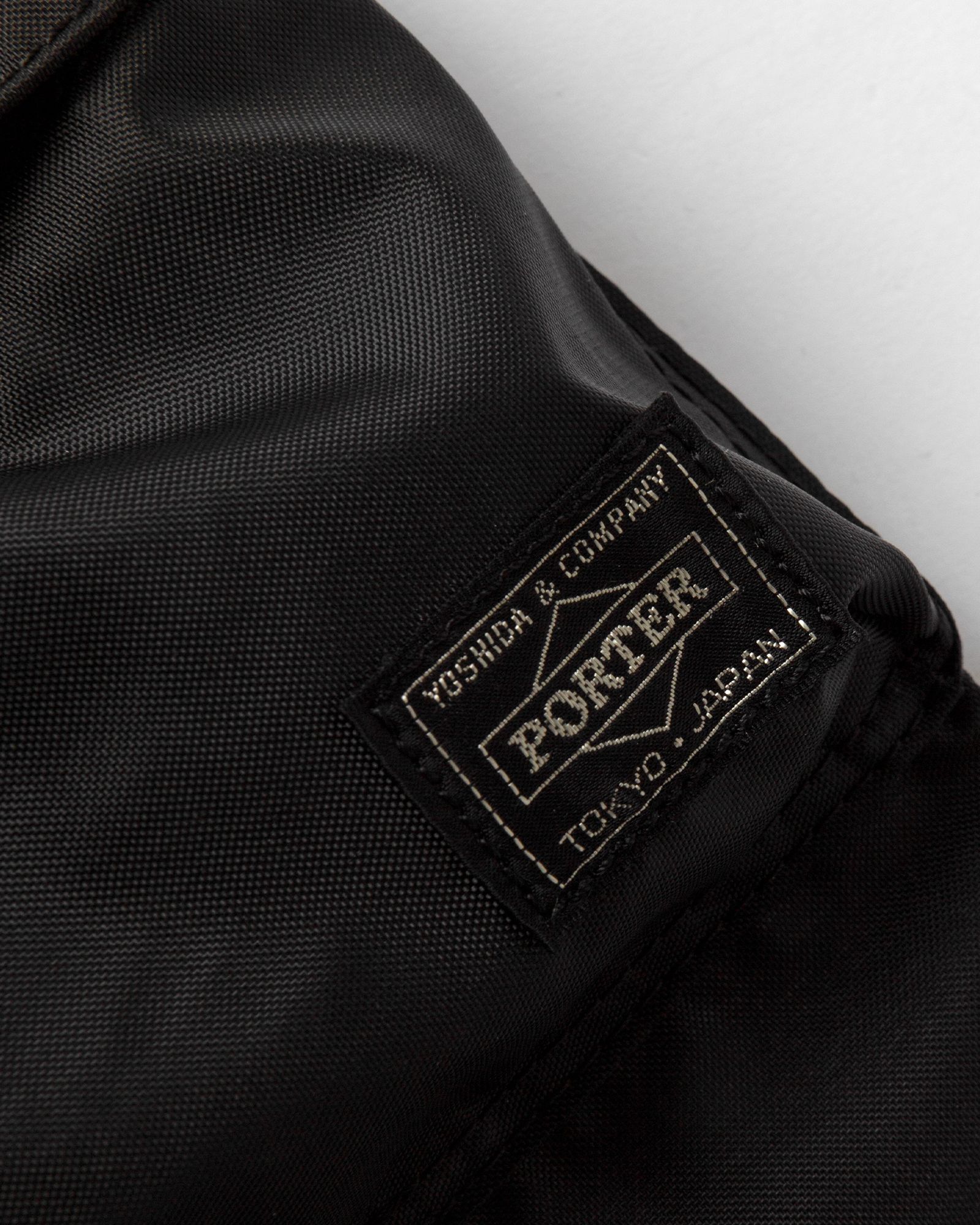 FORCE SHOULDER POUCH