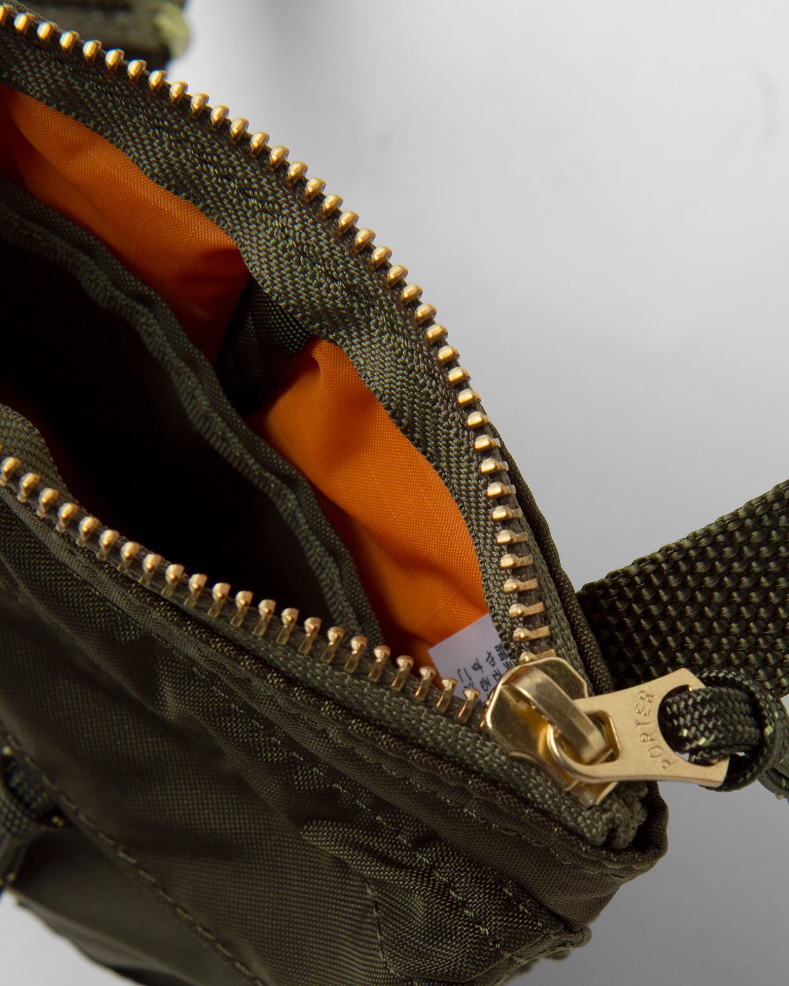 FORCE SHOULDER POUCH