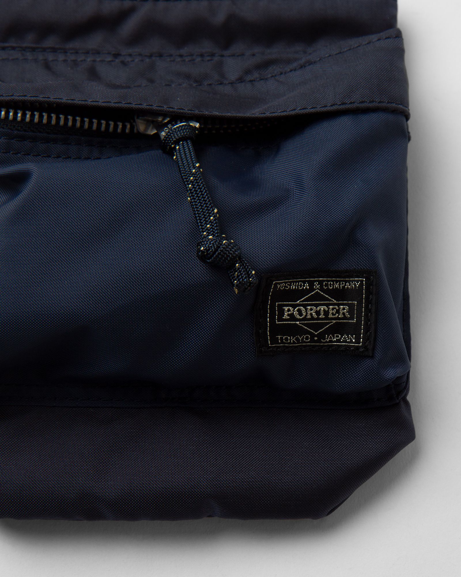 FORCE SHOULDER POUCH