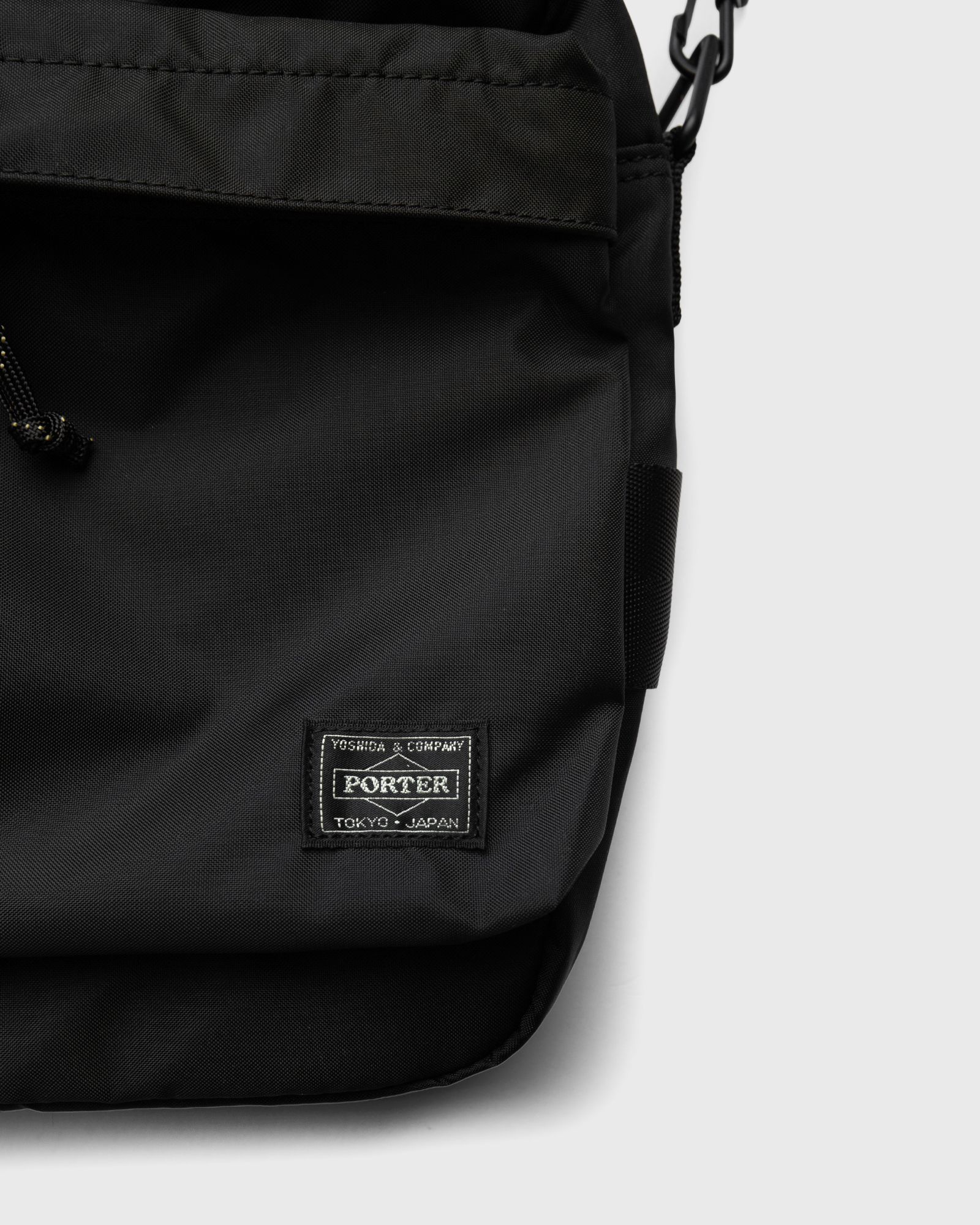 FORCE SHOULDER BAG