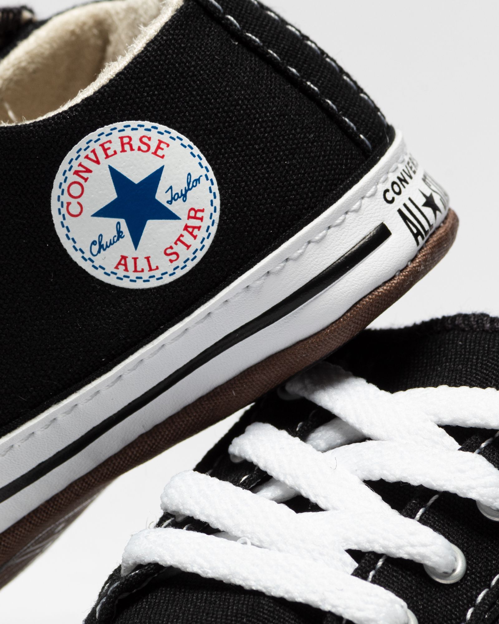 CHUCK TAYLOR ALL STAR CRIBSTER MID