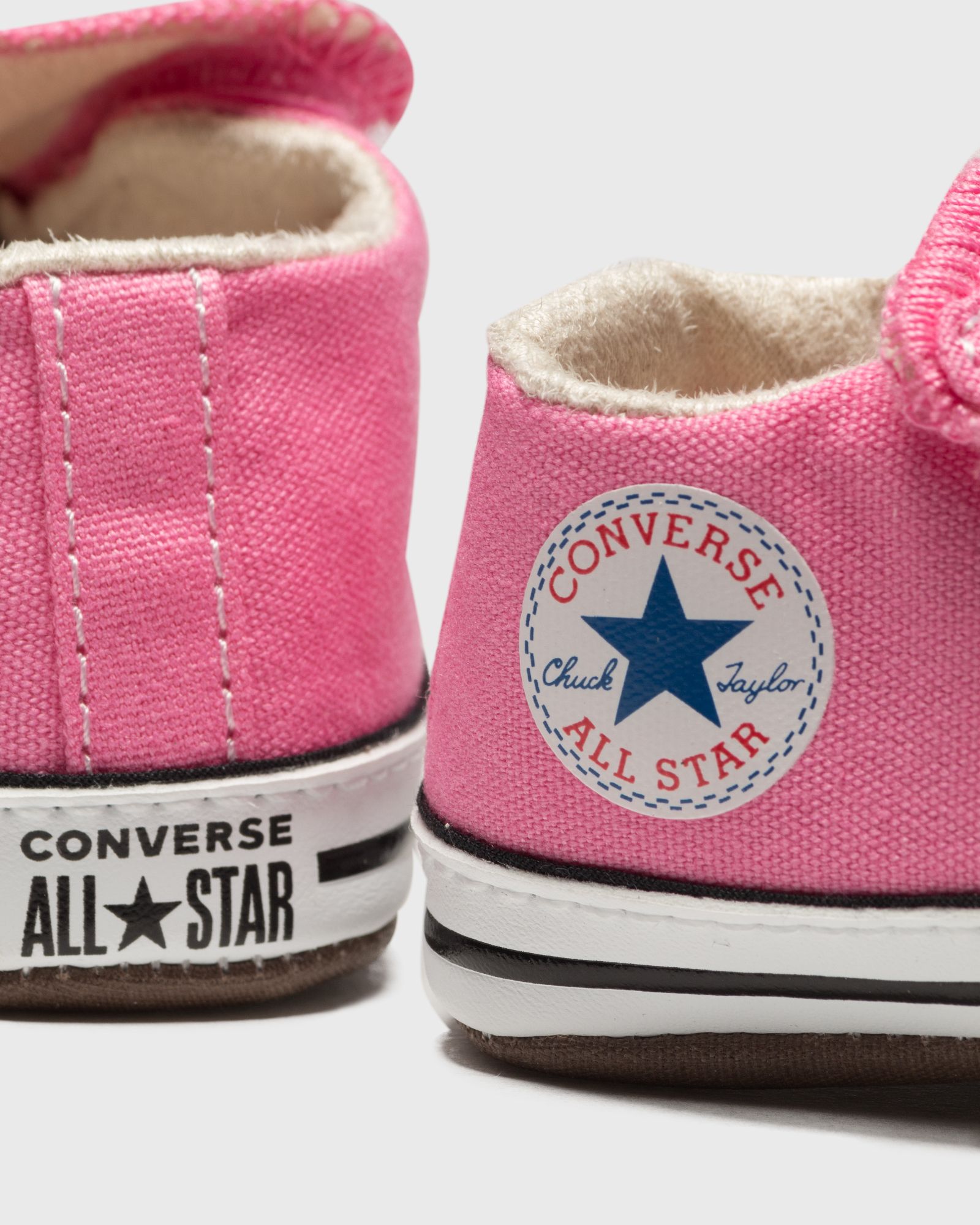 CHUCK TAYLOR ALL STAR CRIBSTER MID