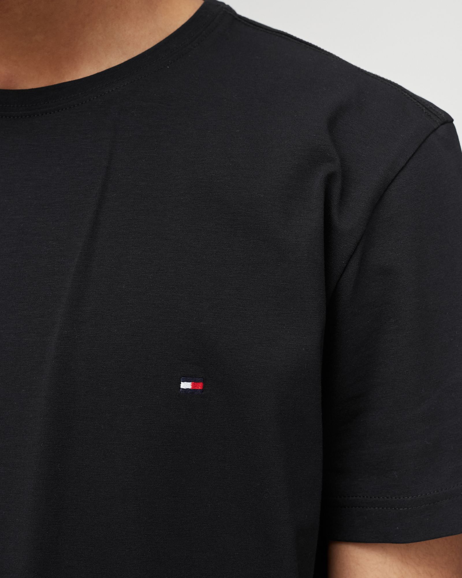 CORE STRETCH SLIM CNECK TEE