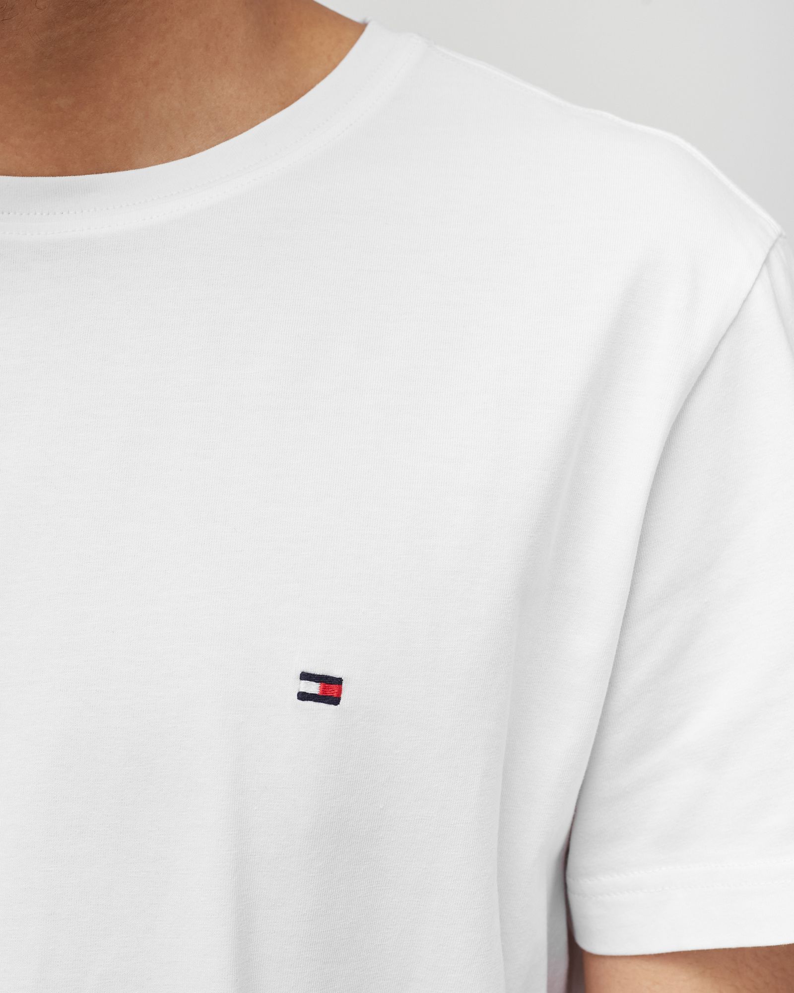 CORE STRETCH SLIM CNECK TEE