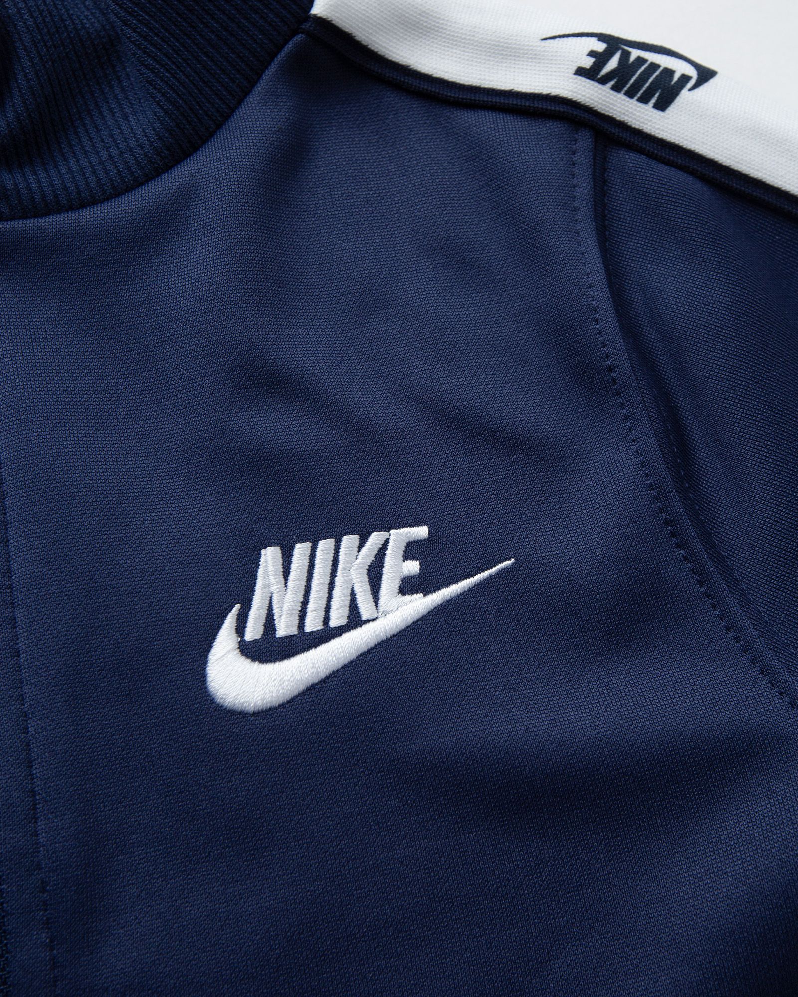 FULL ZIP SET WITH LOGO TAP