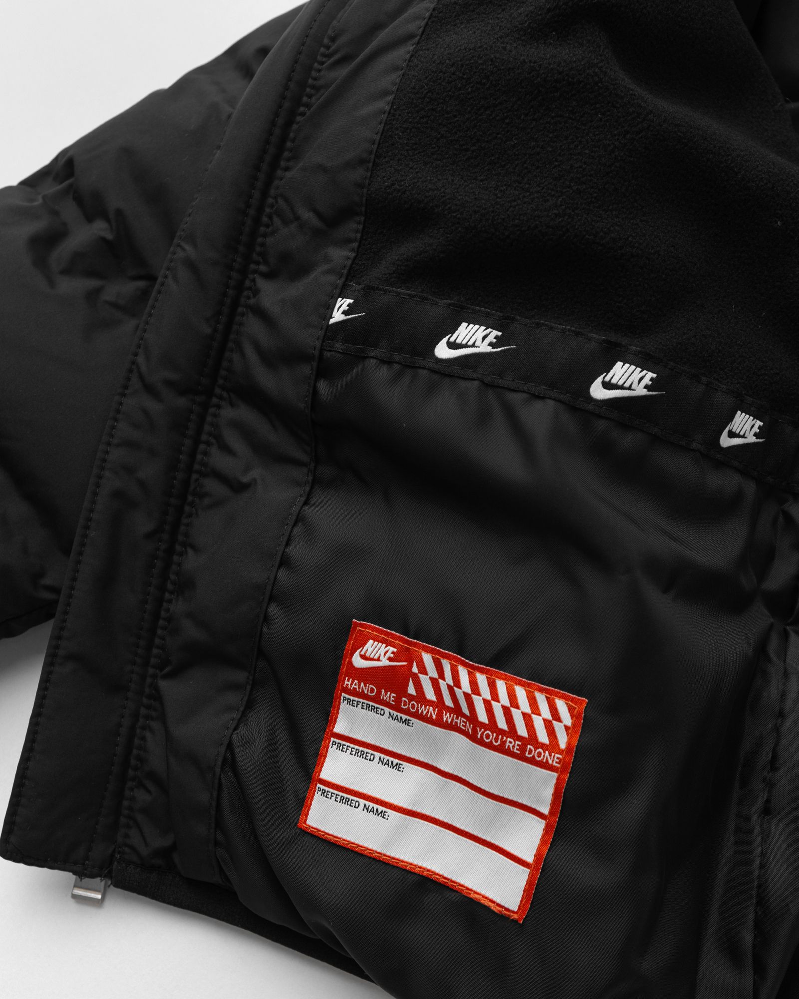 WRAP SWOOSH DEBOSSED QUILT