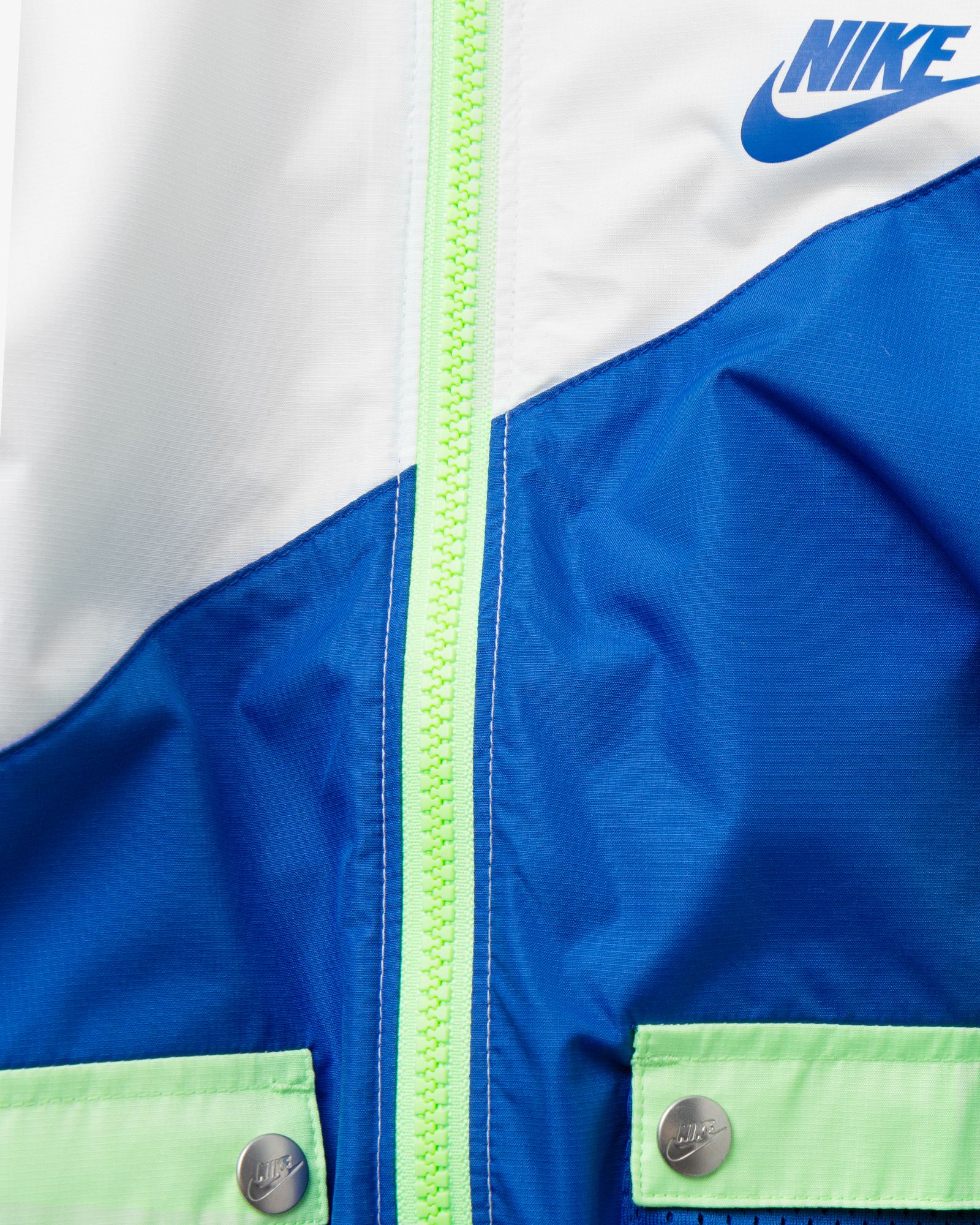 PACKABLE WINDBREAKER JACKET