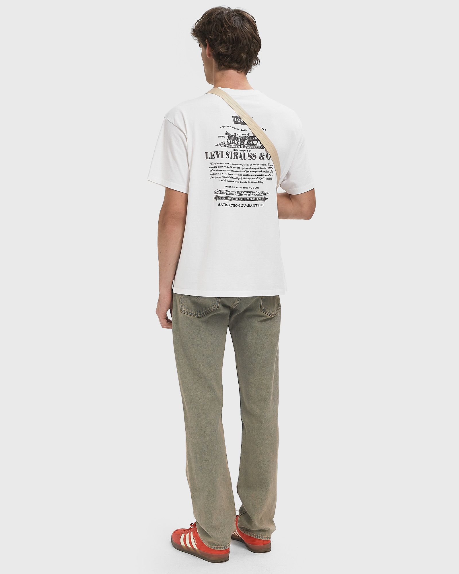 VINTAGE FIT GRAPHIC TEE