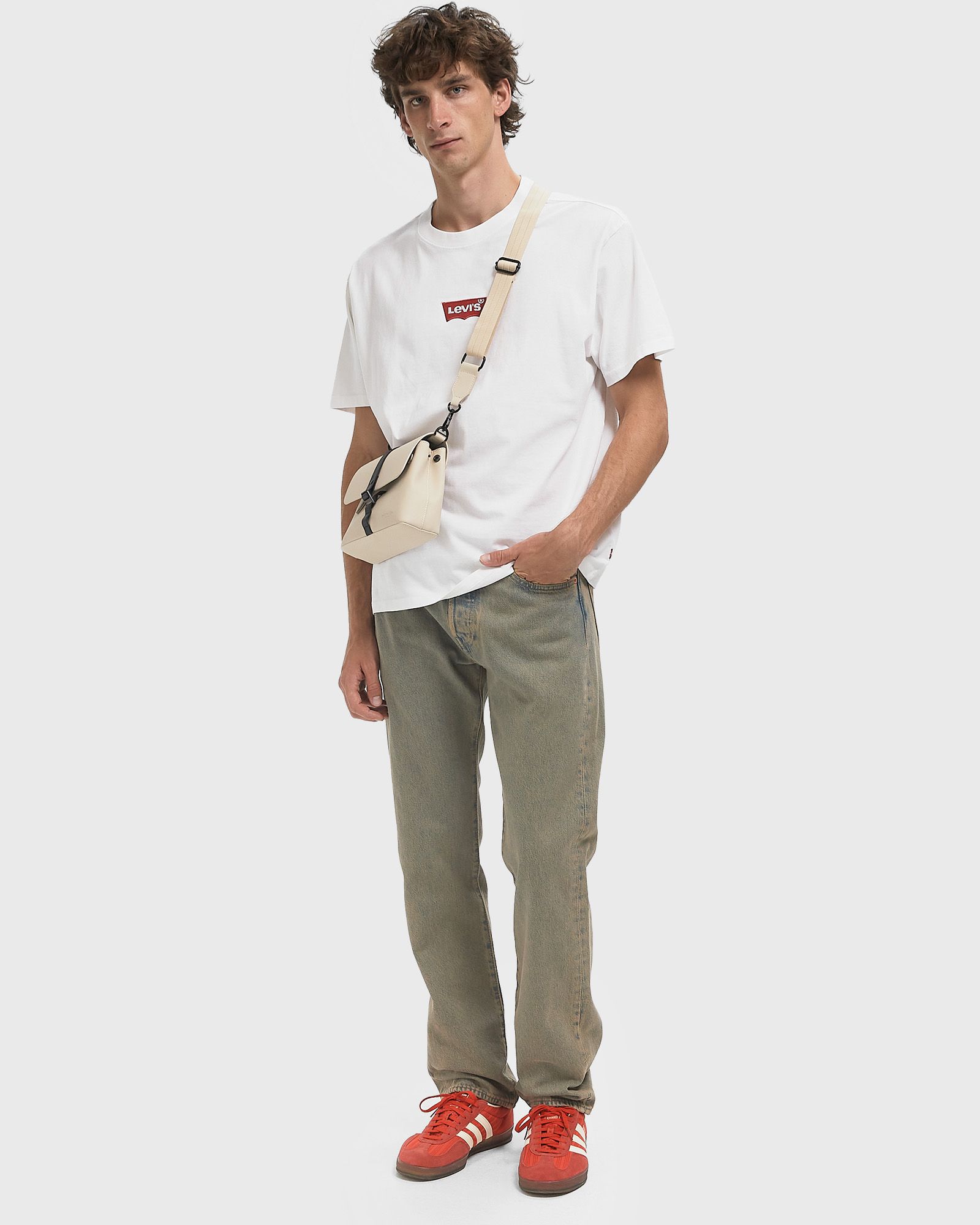 VINTAGE FIT GRAPHIC TEE