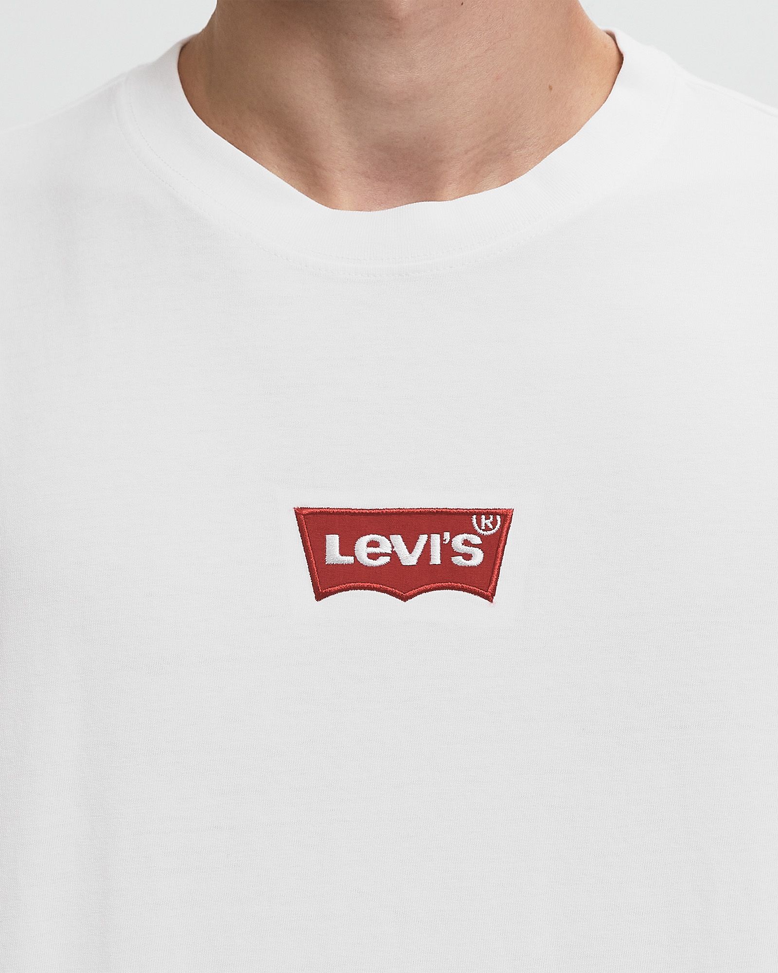 VINTAGE FIT GRAPHIC TEE