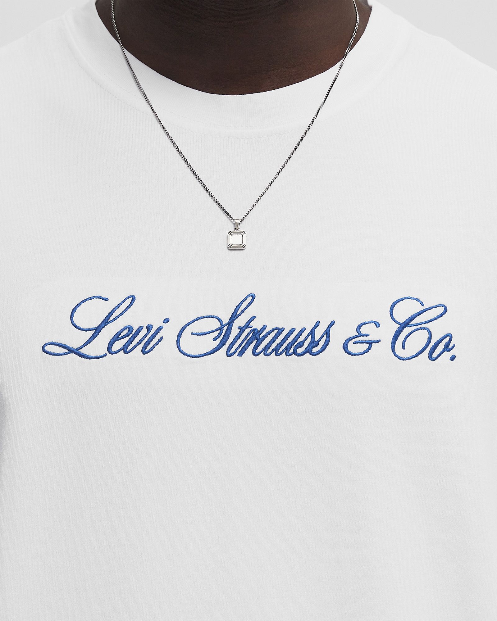 VINTAGE FIT GRAPHIC TEE