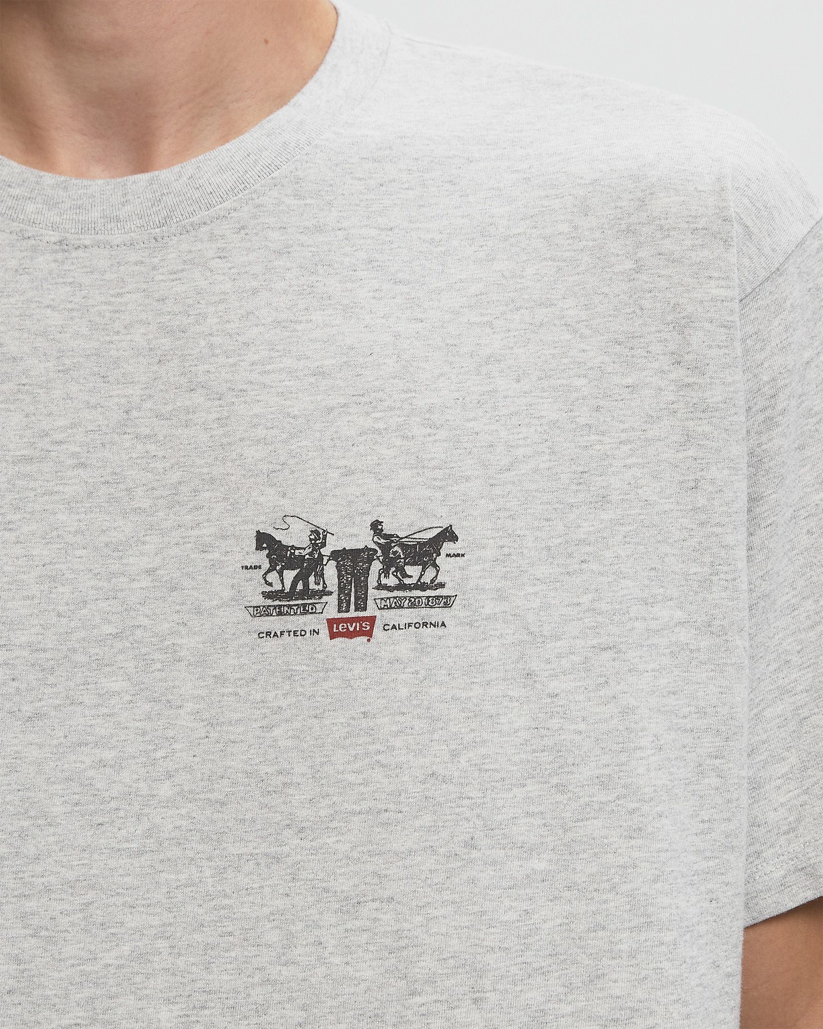 VINTAGE FIT GRAPHIC TEE