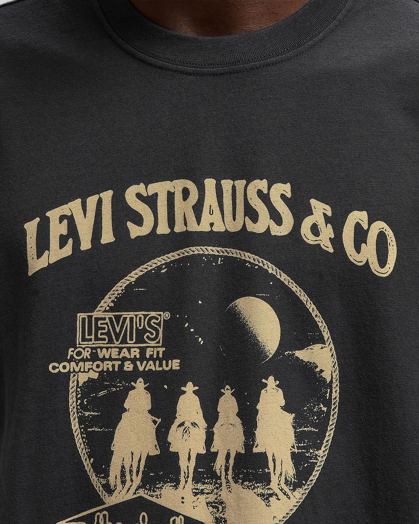 VINTAGE FIT GRAPHIC TEE