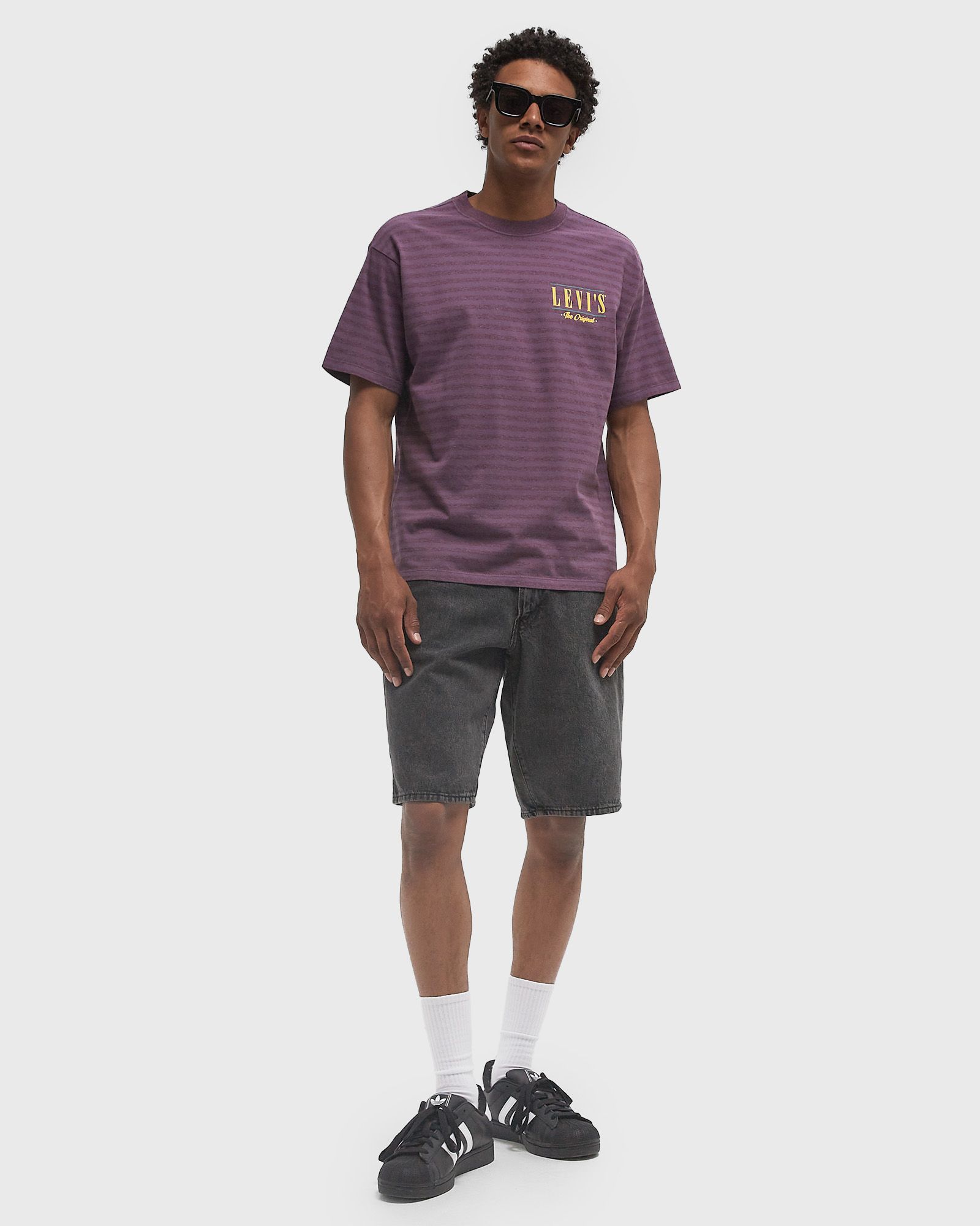 VINTAGE FIT GRAPHIC TEE