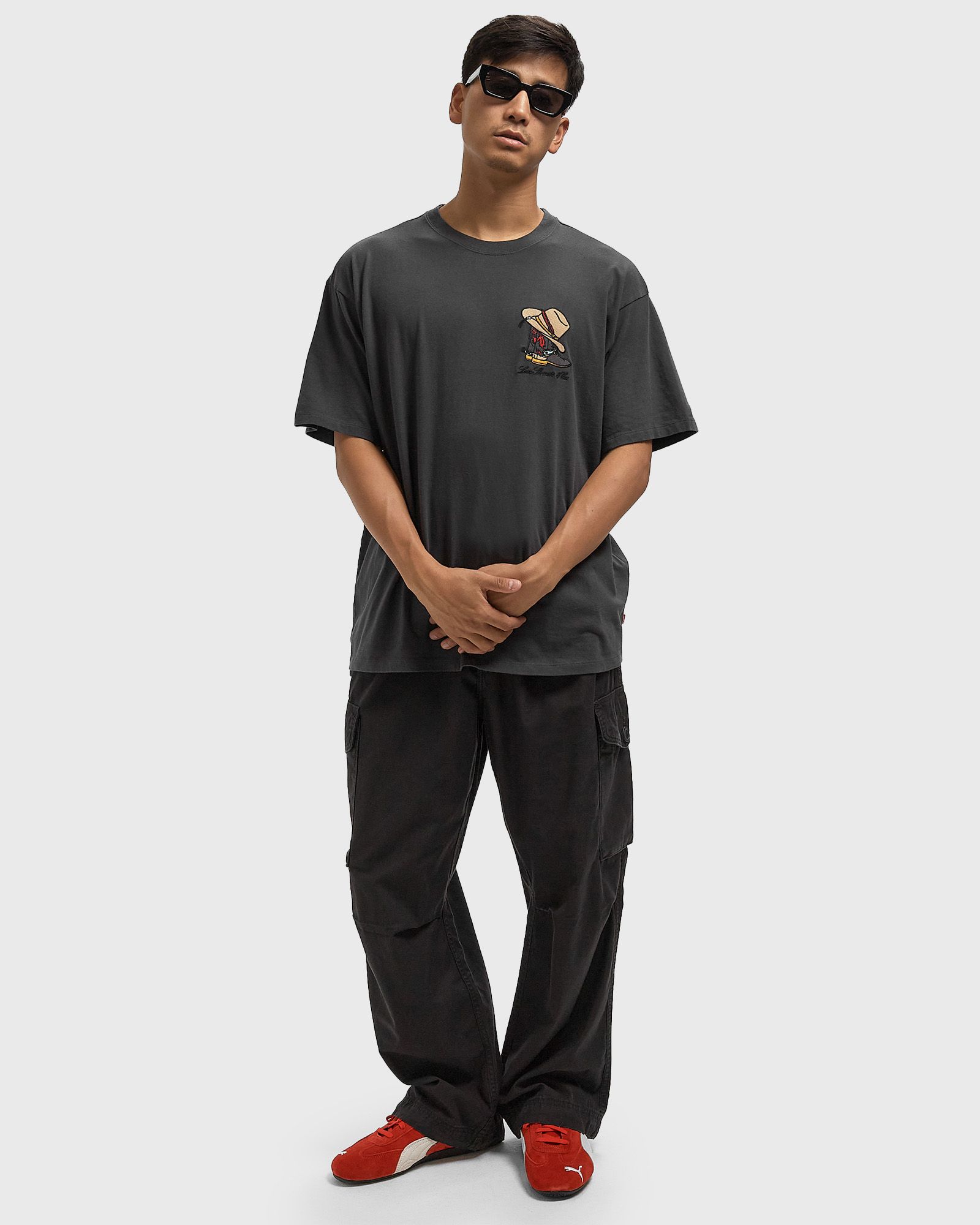 VINTAGE FIT GRAPHIC TEE