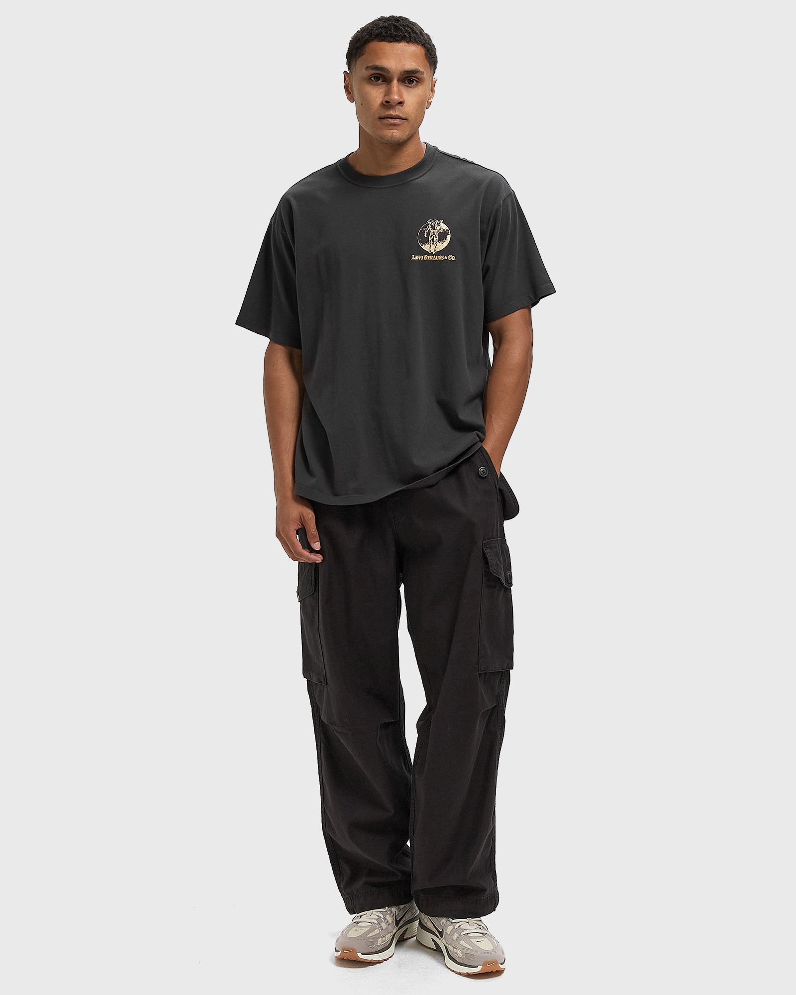 VINTAGE FIT GRAPHIC TEE