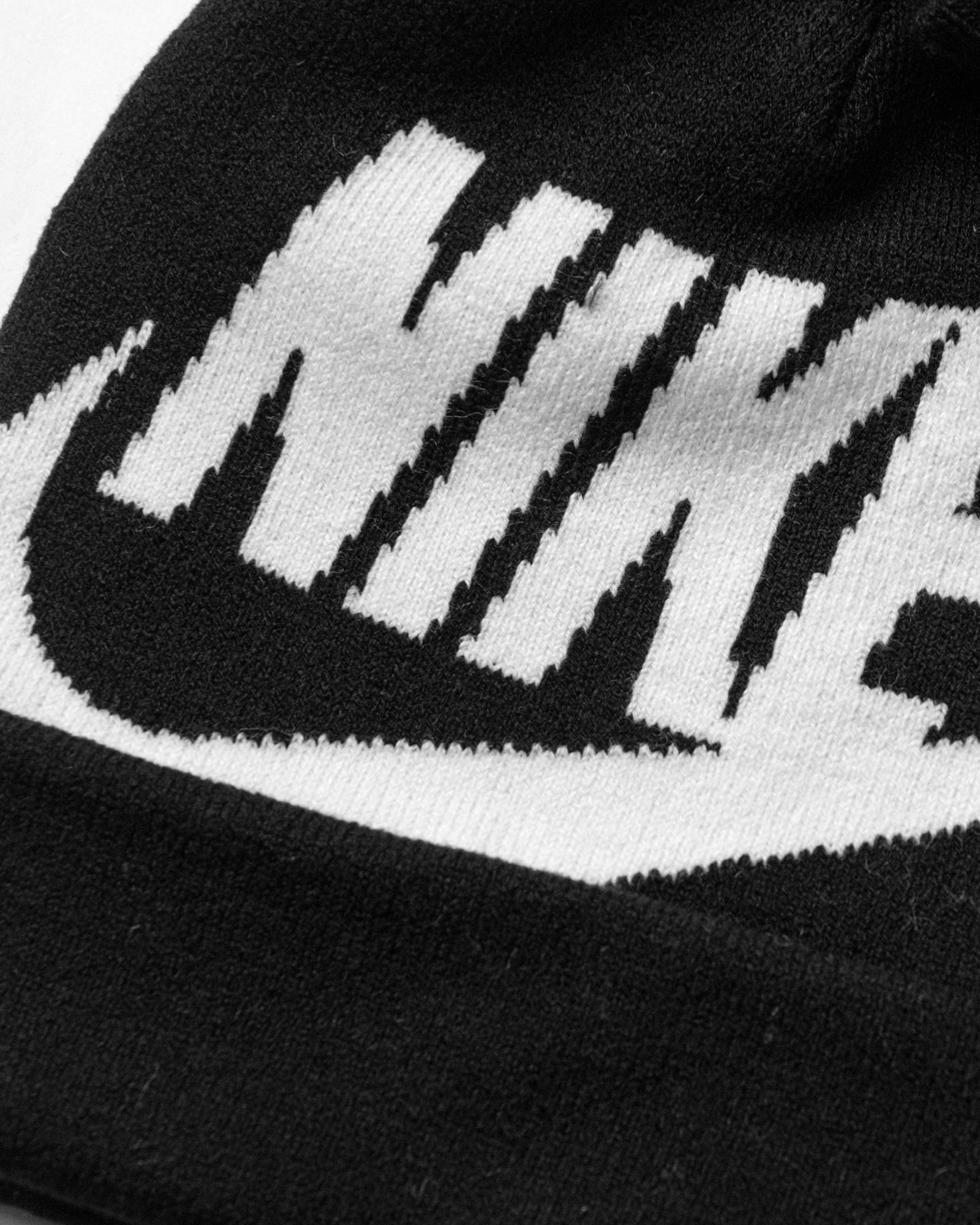 NAN SWOOSH POM BEANIE GLOVE SET