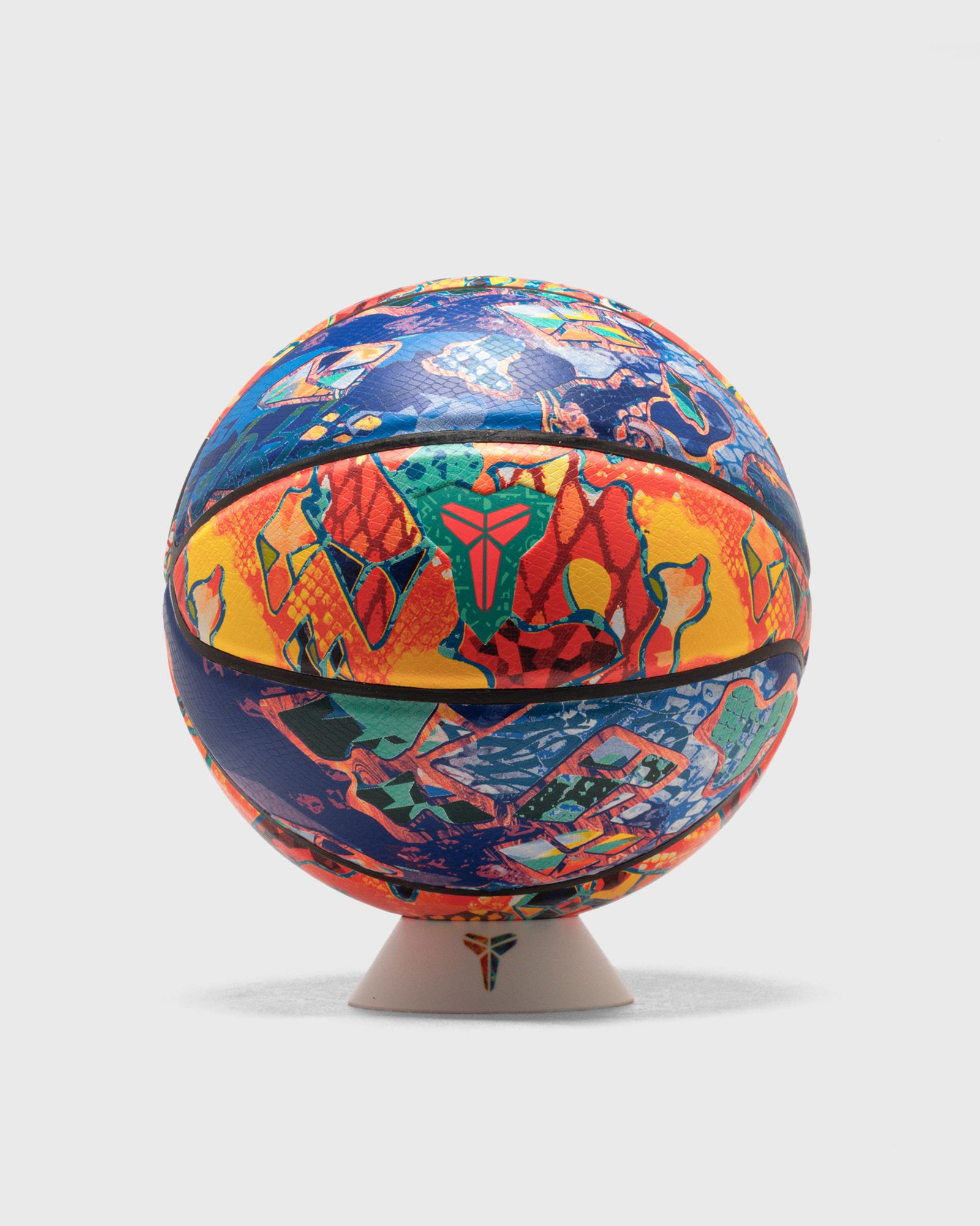 WHAT THE BASKETBALL 8P K BRYANT SIZE 7