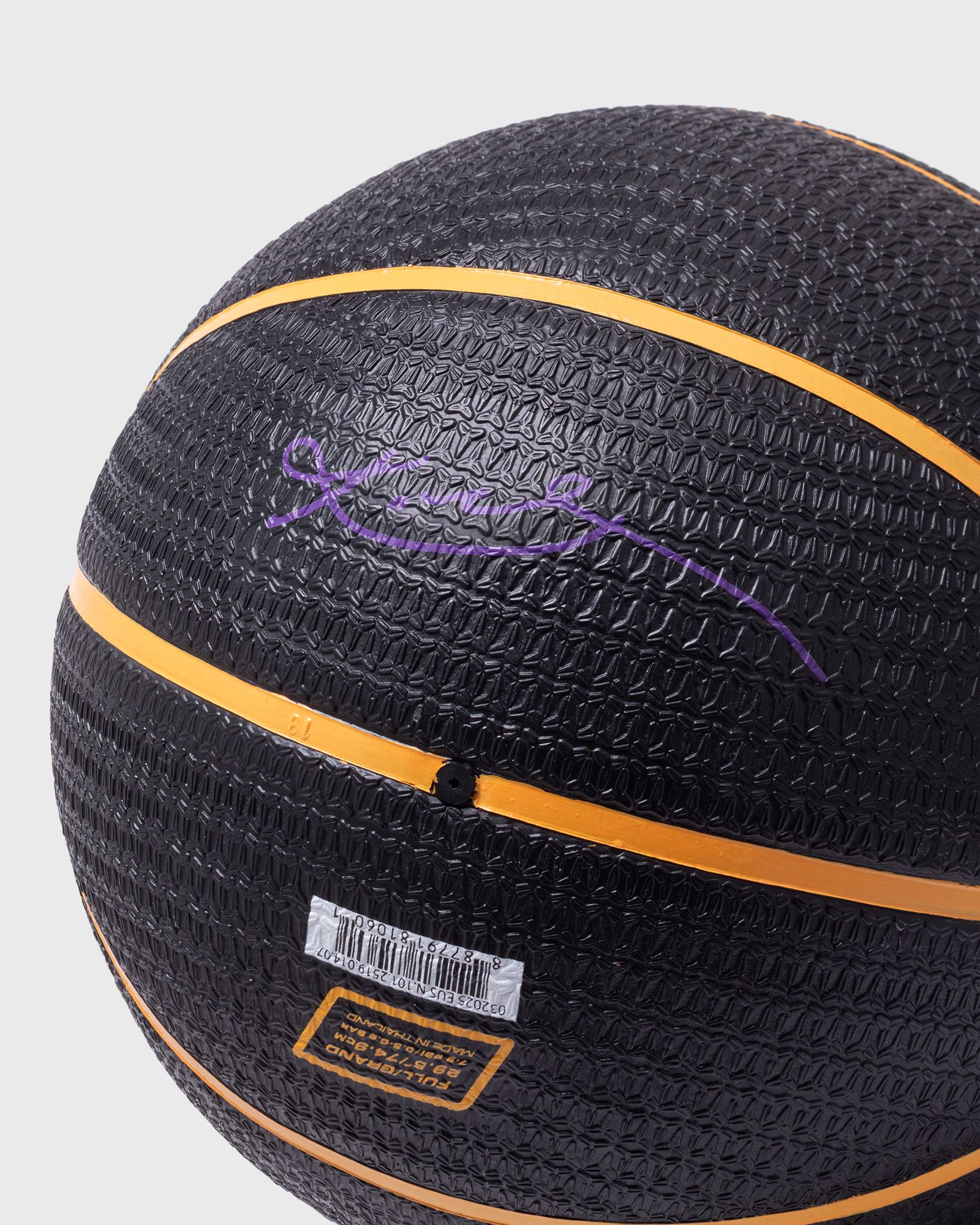 Nike Playground 8P Kobe Bryant Deflated Size 7