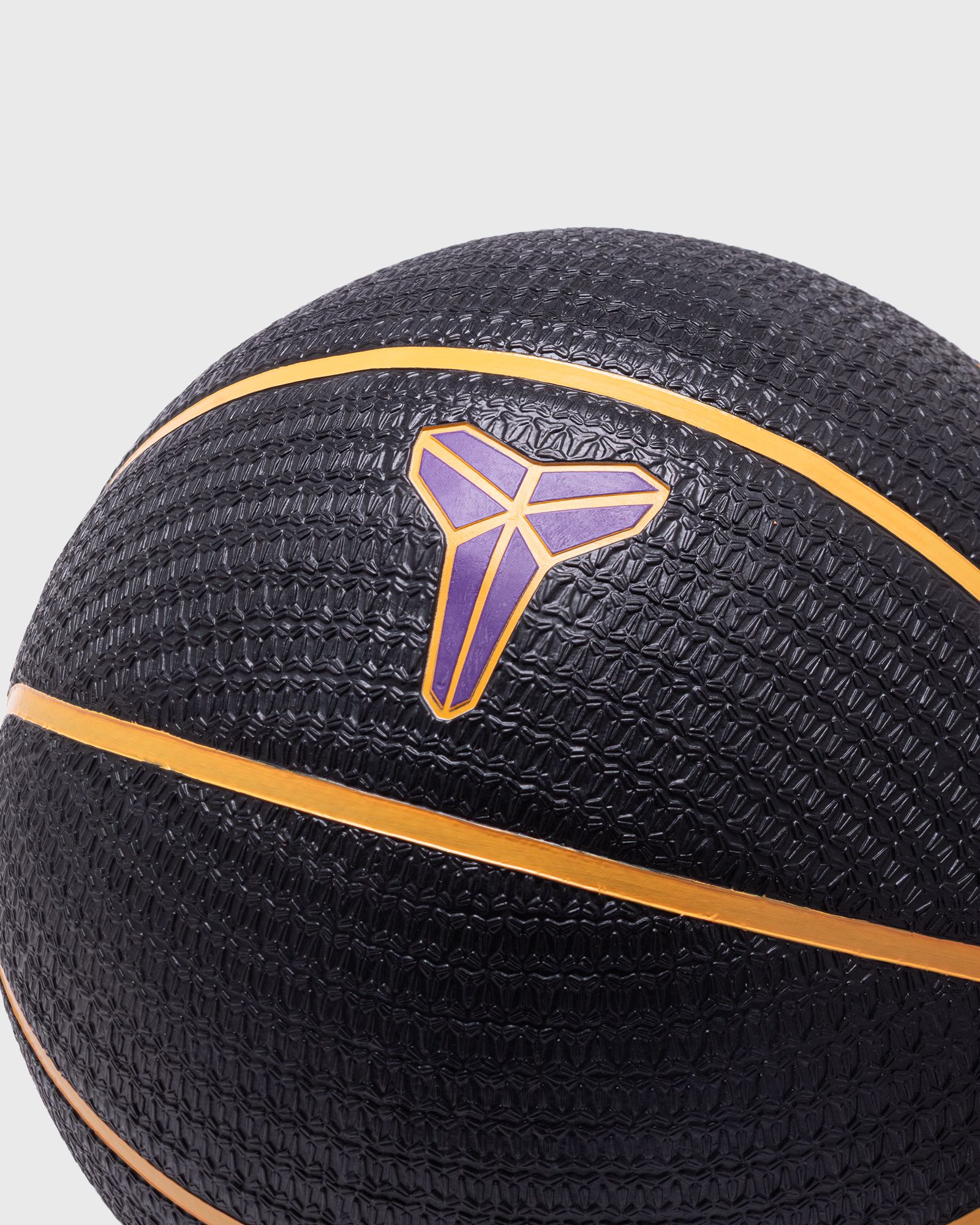 Nike Playground 8P Kobe Bryant Deflated Size 7