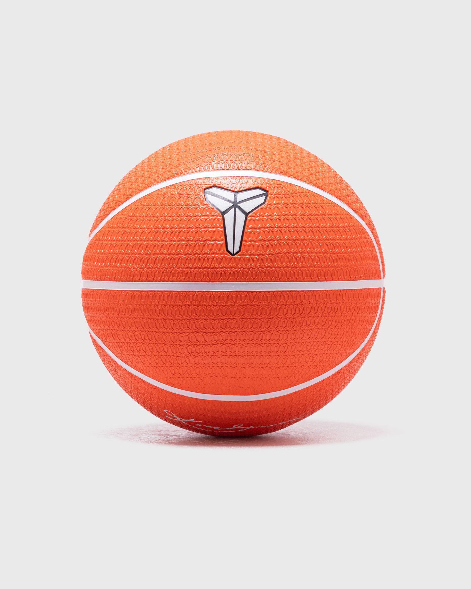 Nike Playground 8P K Bryant Deflated Size 7