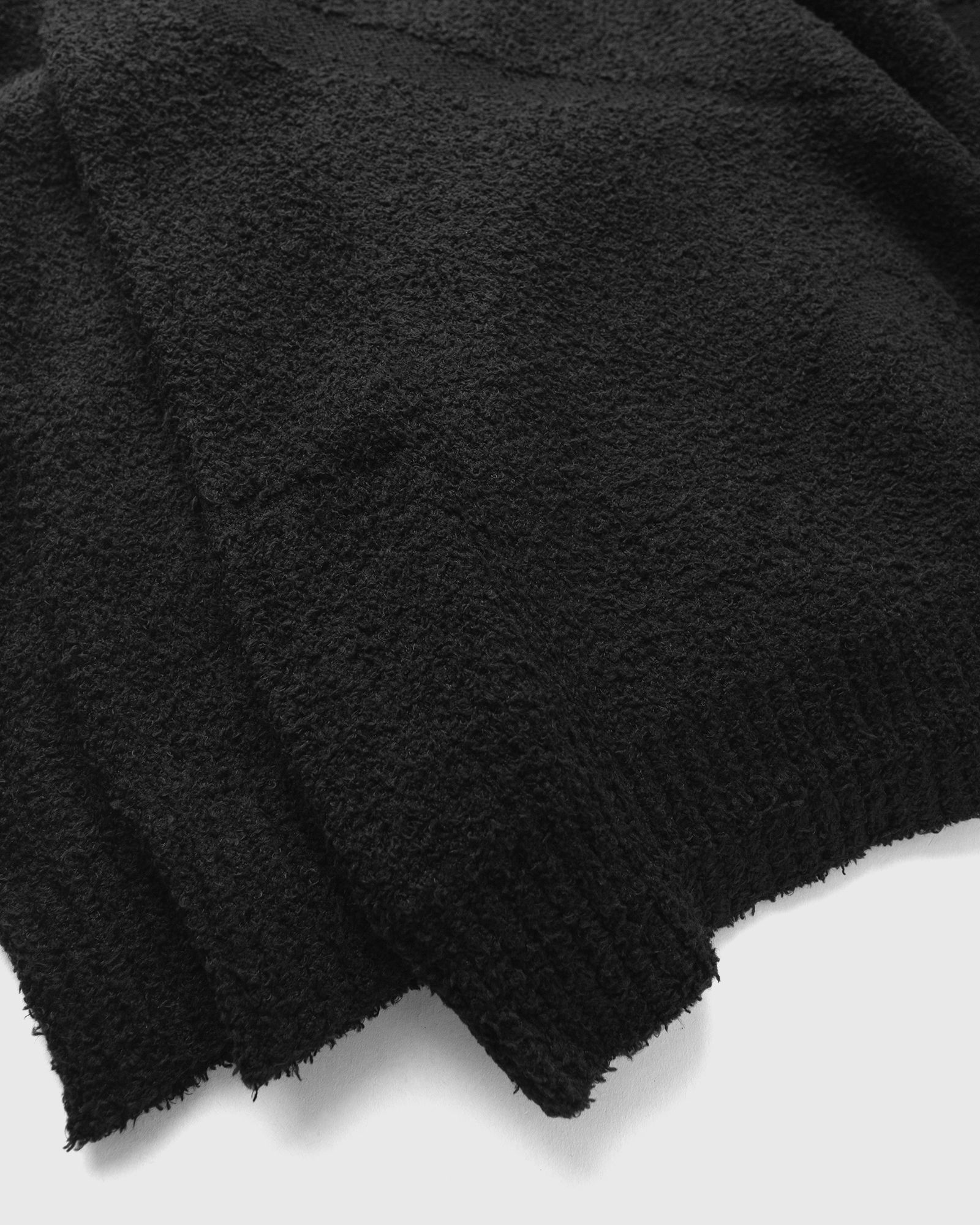 OFFLINE OVERSIZE BOUCLE KNIT BLANKET