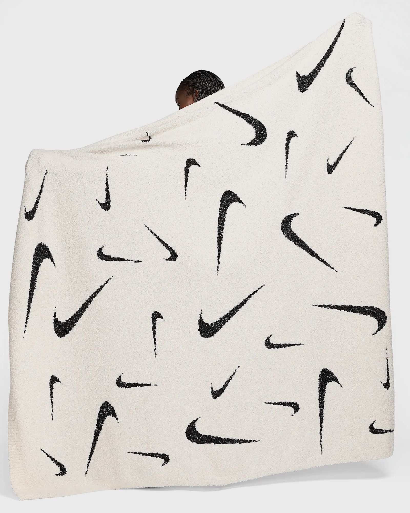 OFFLINE OVERSIZE BOUCLE KNIT BLANKET