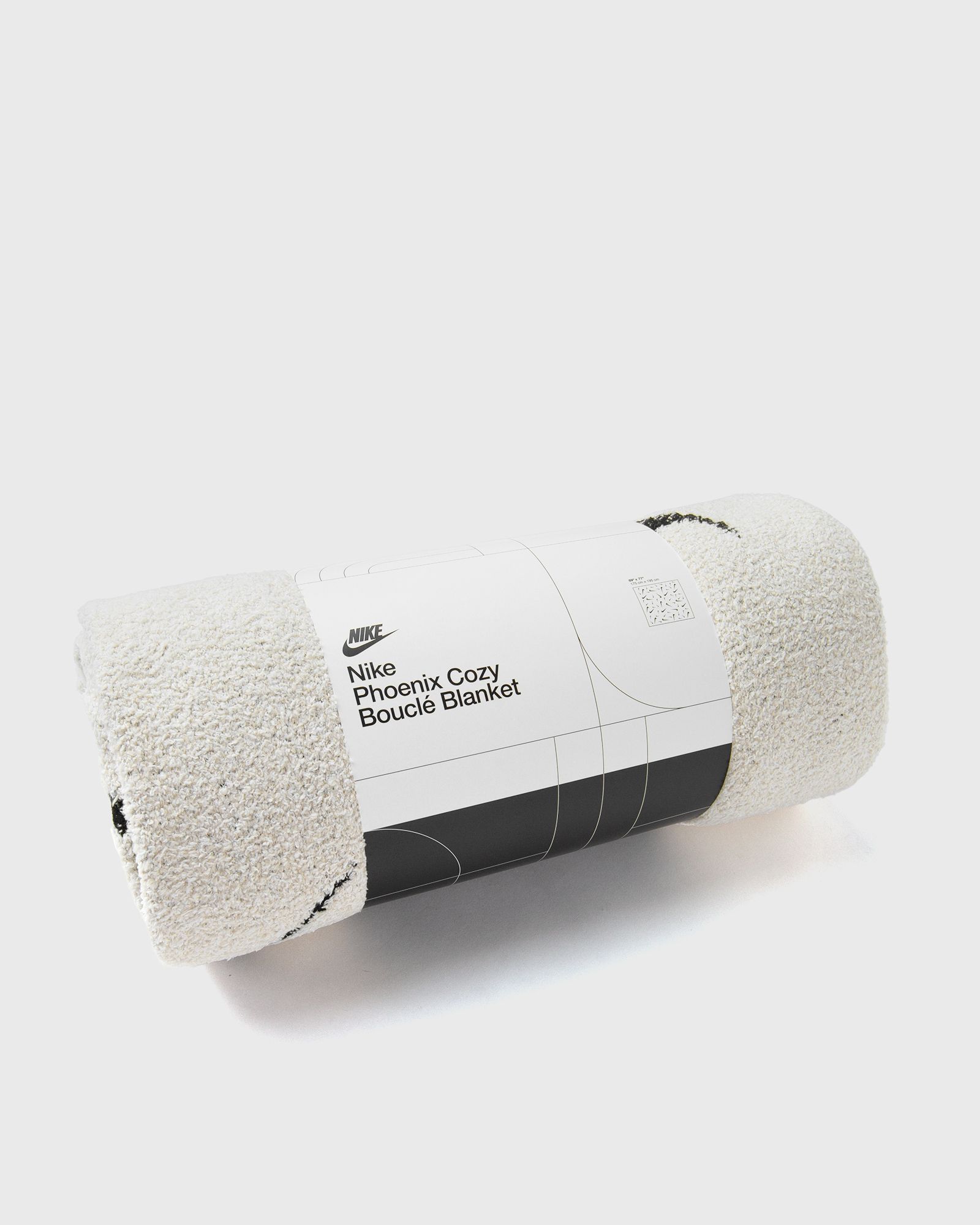 OFFLINE OVERSIZE BOUCLE KNIT BLANKET