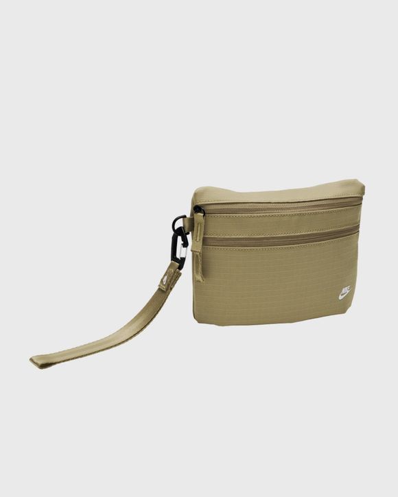 CLUB CLUTCH WRISTLET