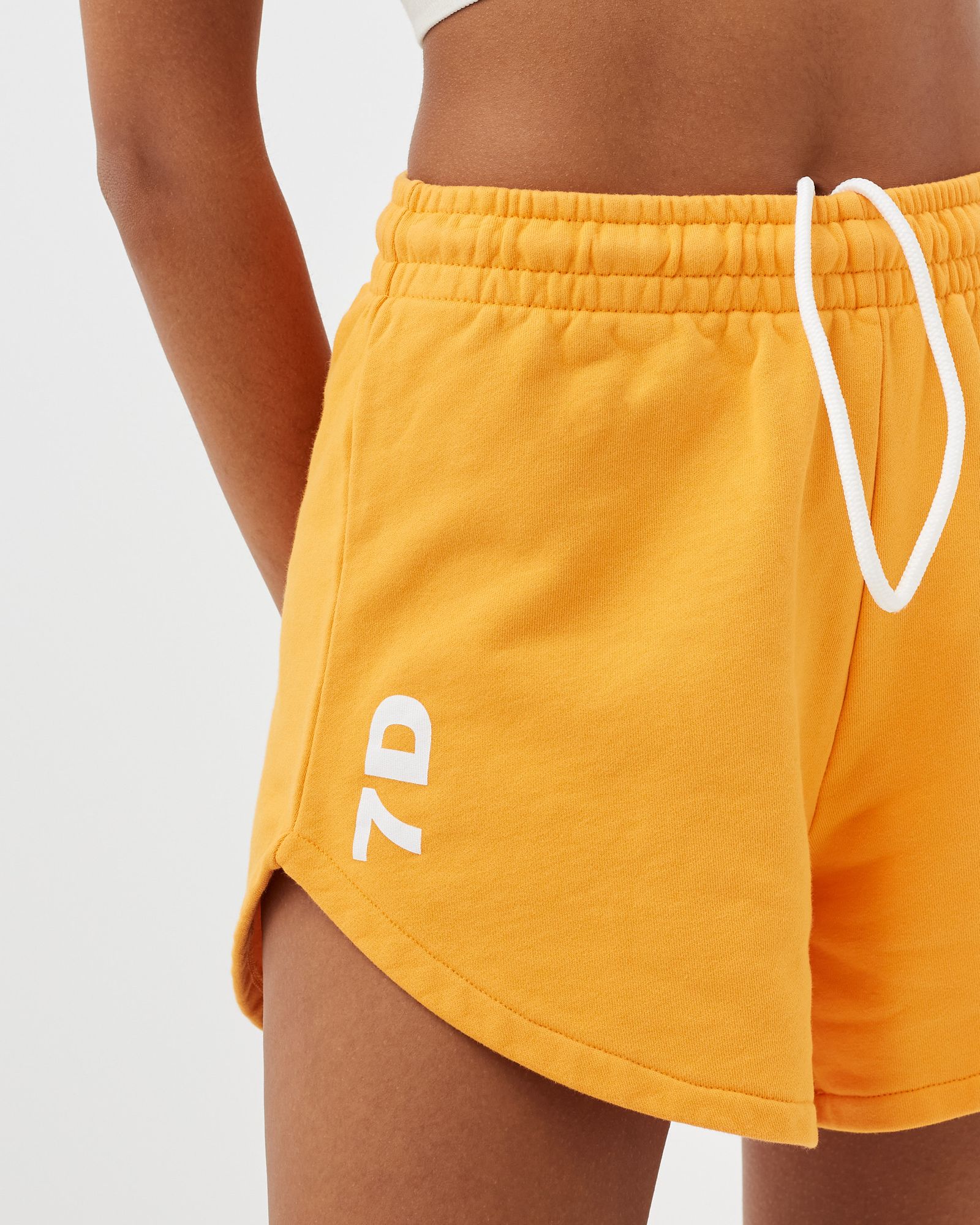 WMNS Barb Shorts