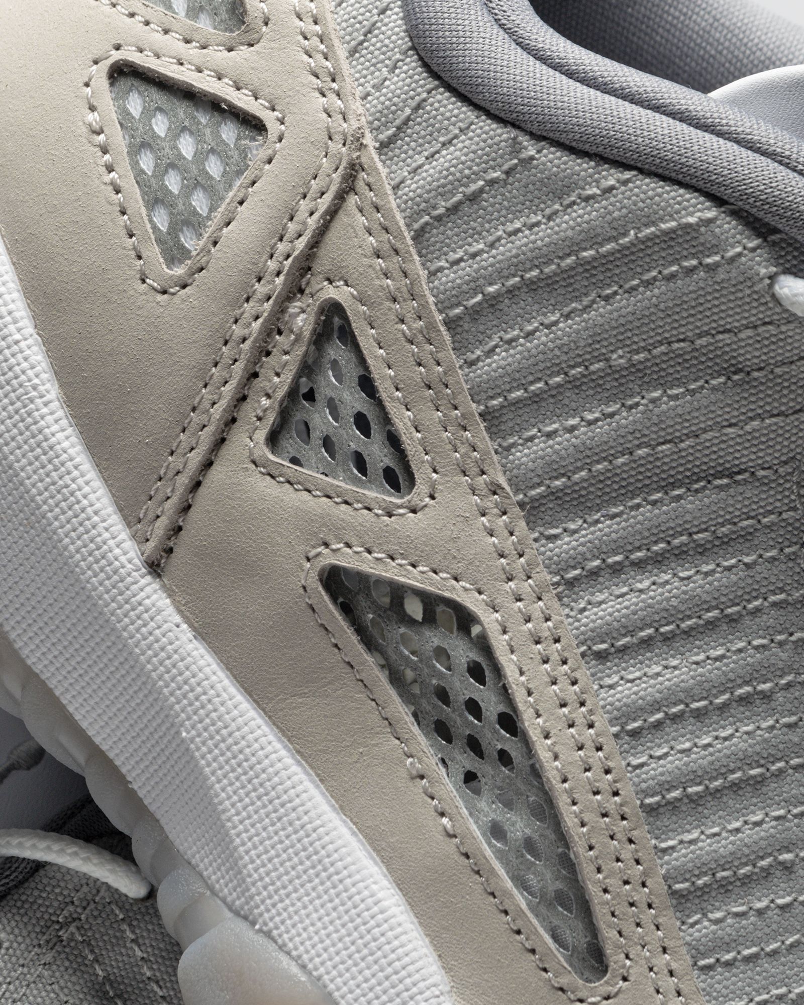 Air Jordan 11 Retro Low IE