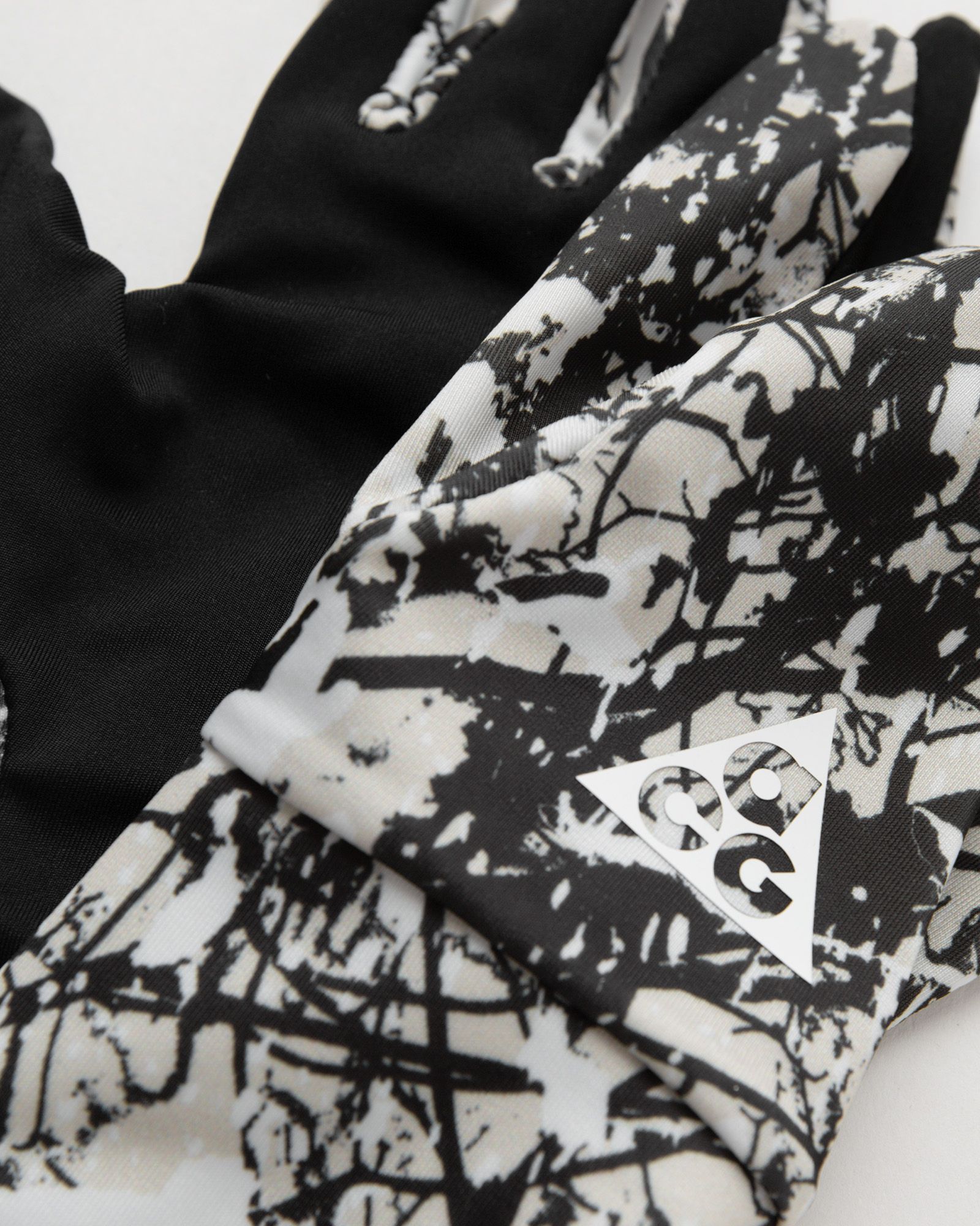 ACG DRI-FIT LIGHTWEIGHT GLOVES