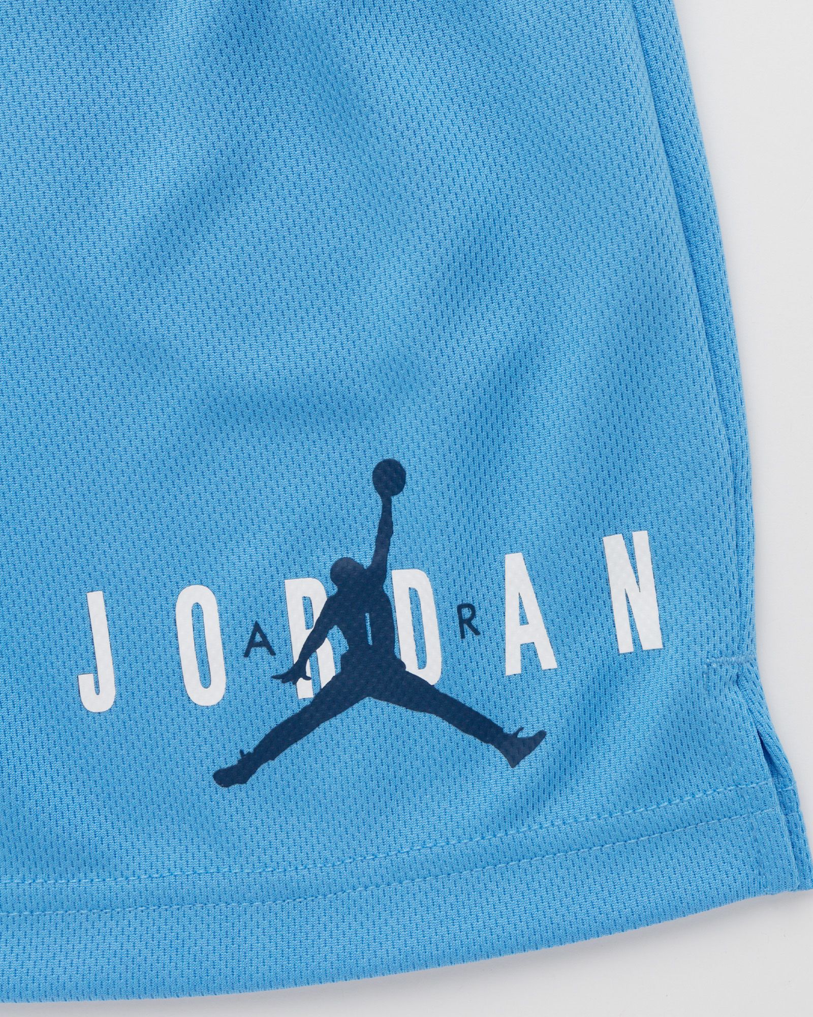 ESSENTIALS GRAPHIC MESH SHORT