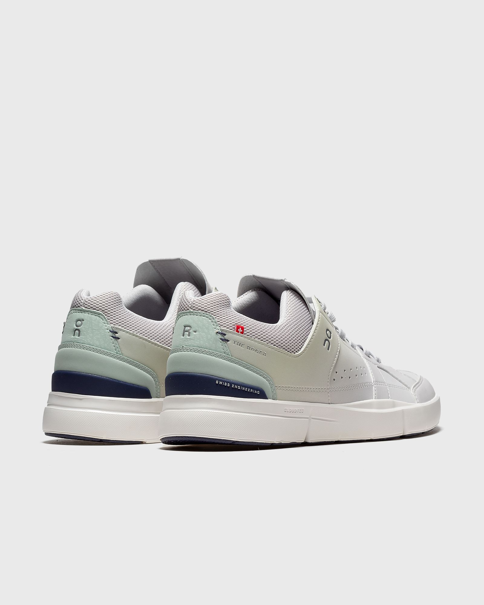 THE ROGER Clubhouse Opal 1 M