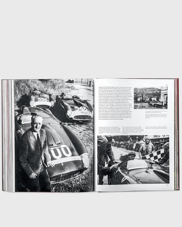 Ultimate Collector Cars by Charlotte & Peter Fiell