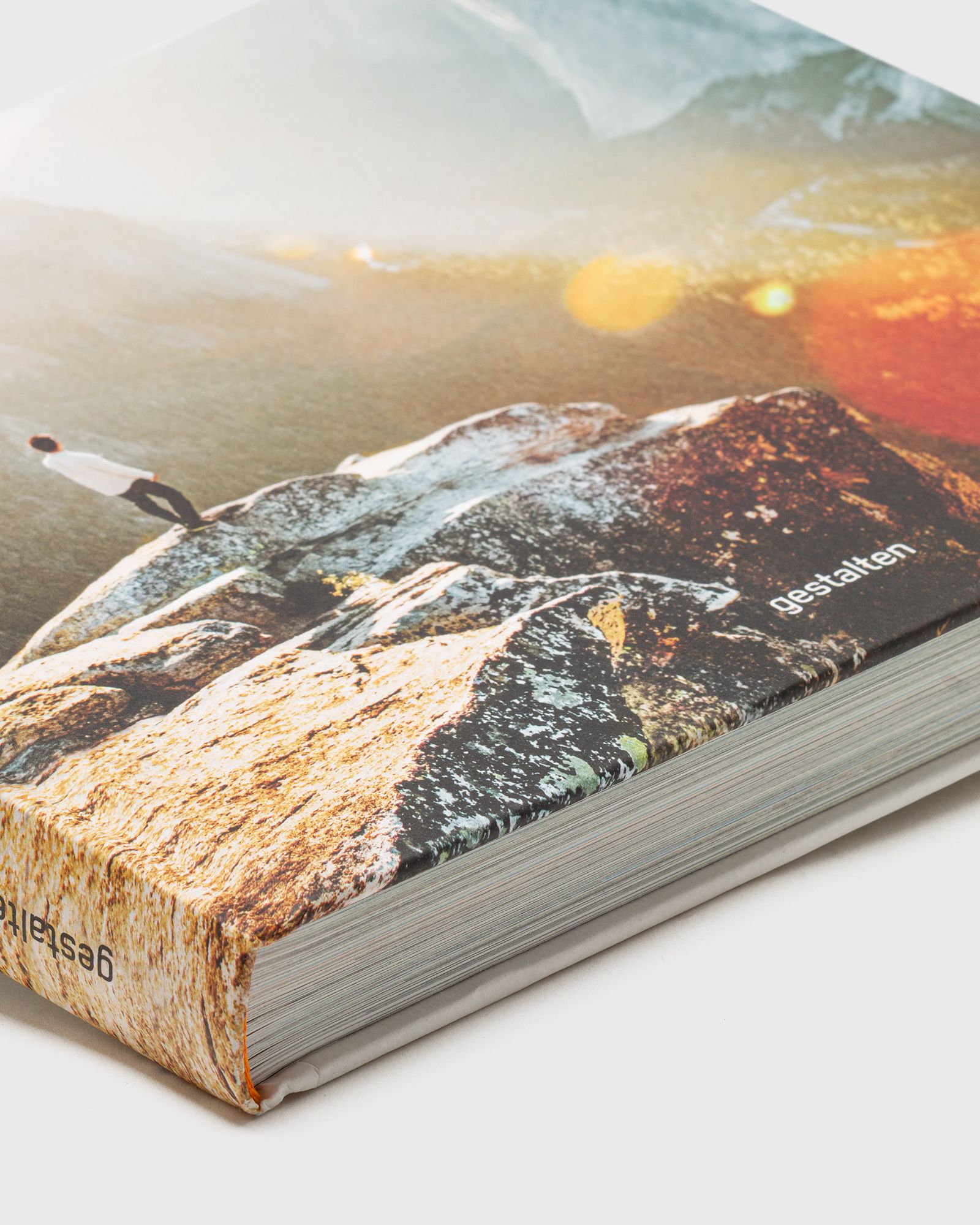 "Wanderlust: HIKING ON LEGENDARY TRAILS" by Cam Honan