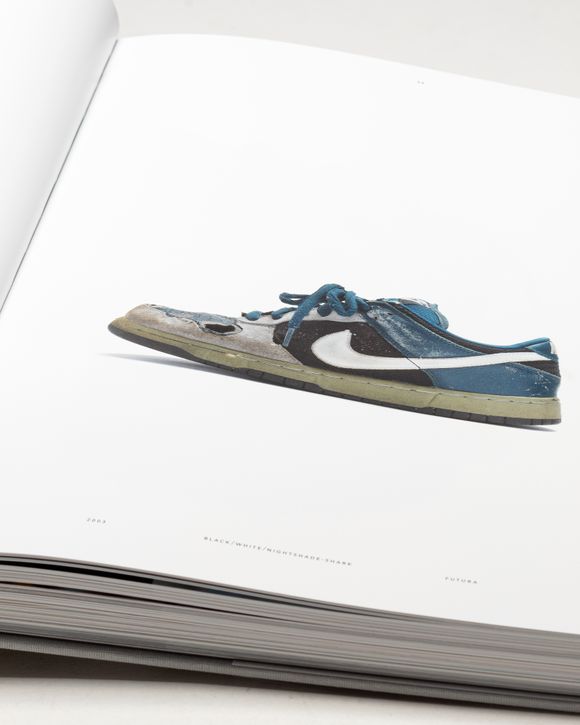 Livre Nike: The Dunk book – Bathroom Graffiti